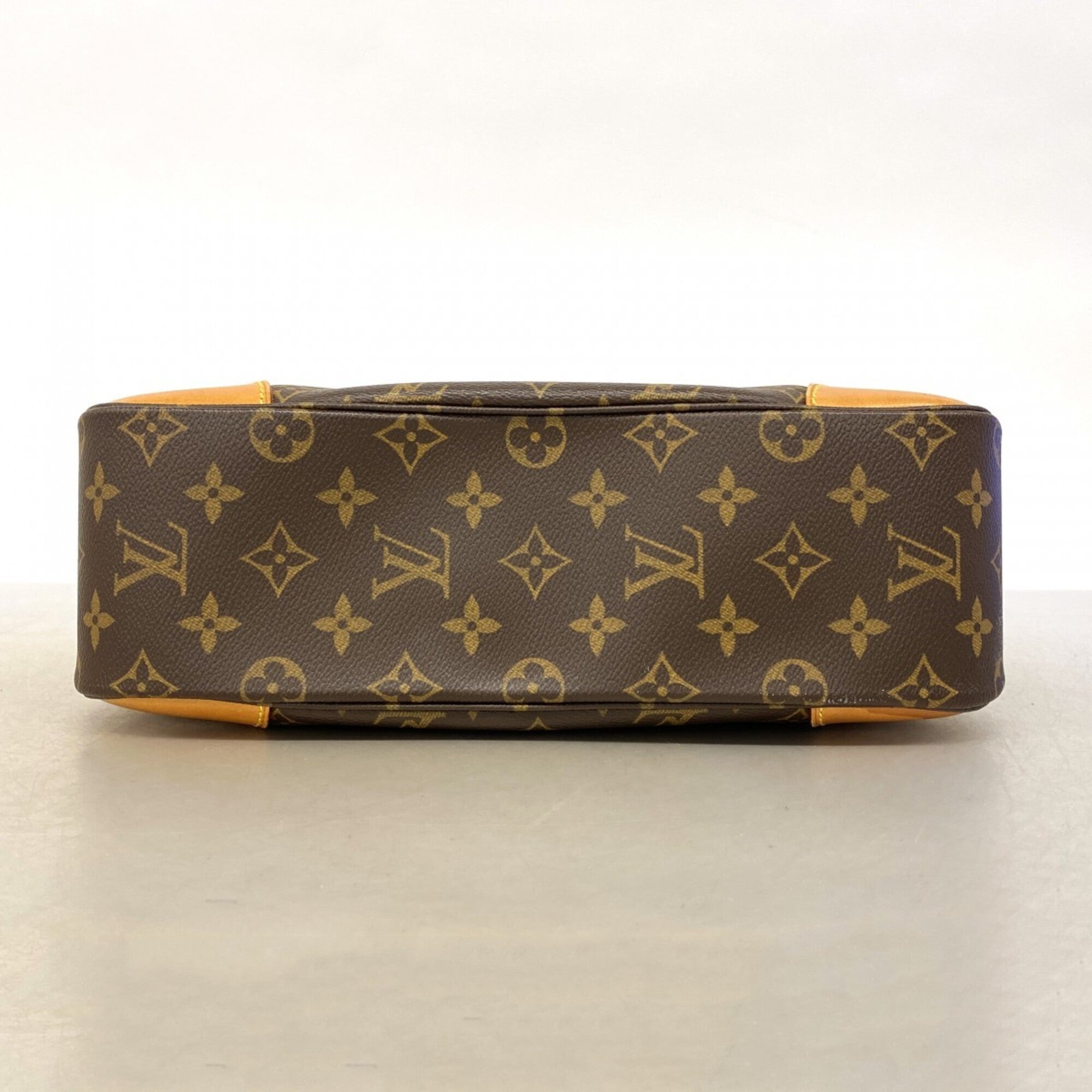 Louis Vuitton Brown Shoulder Bag (Pre-Owned)