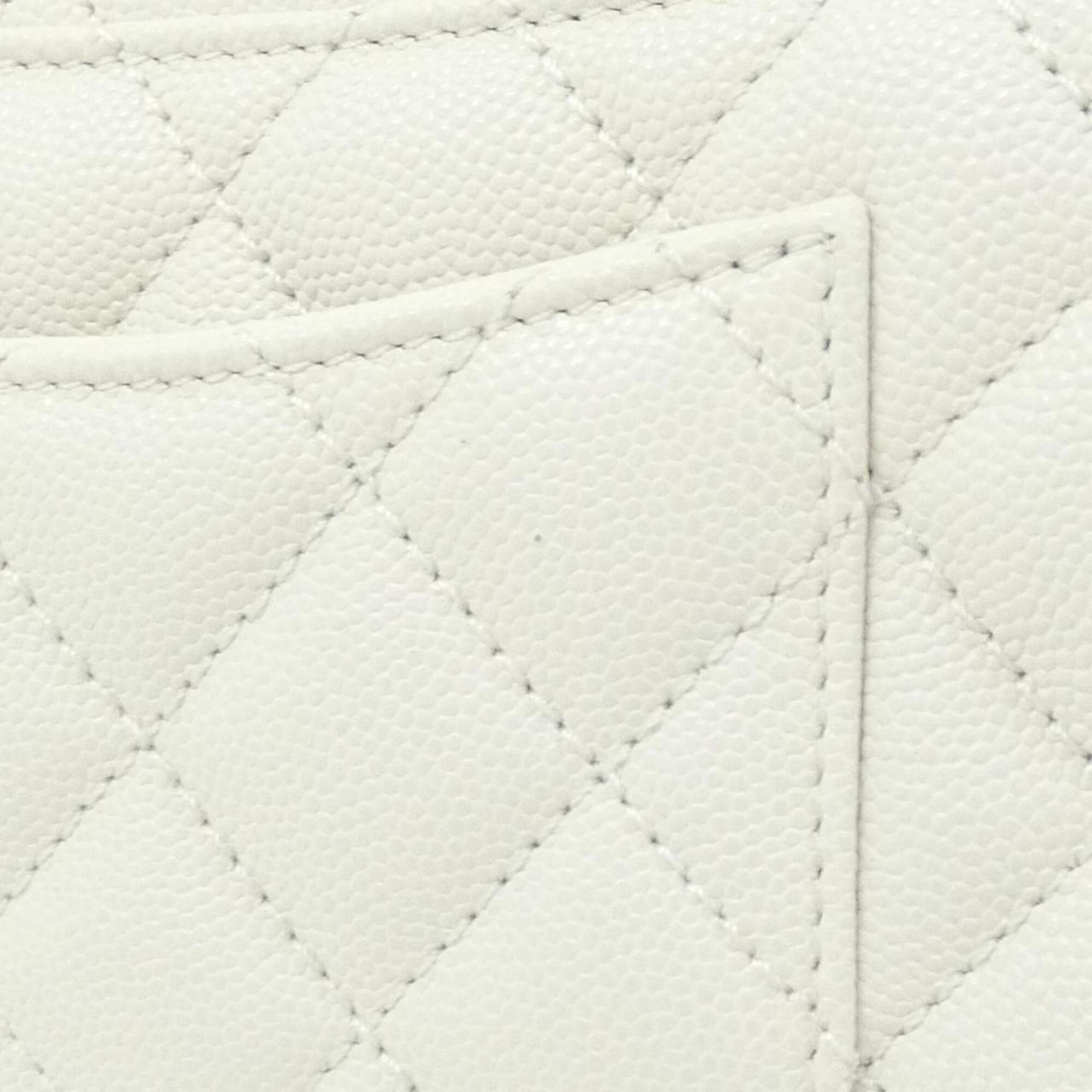 Chanel White Grained Calfskin Handbag (Pre-Owned)