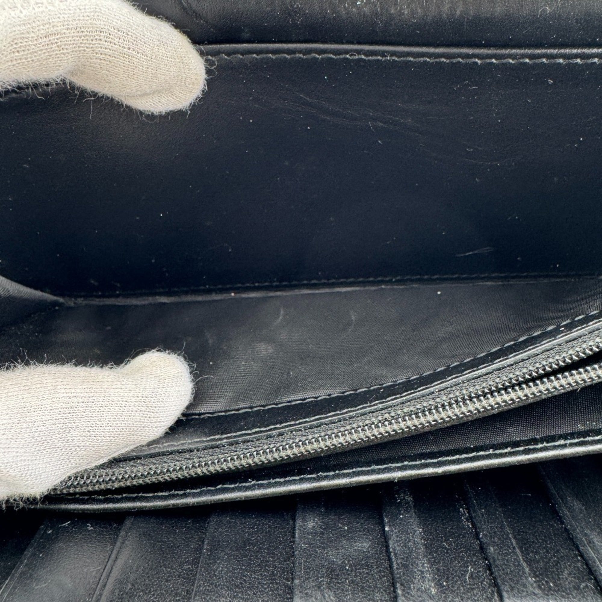 Gucci Black Leather Long Wallet (Bi-Fold) (Pre-Owned)