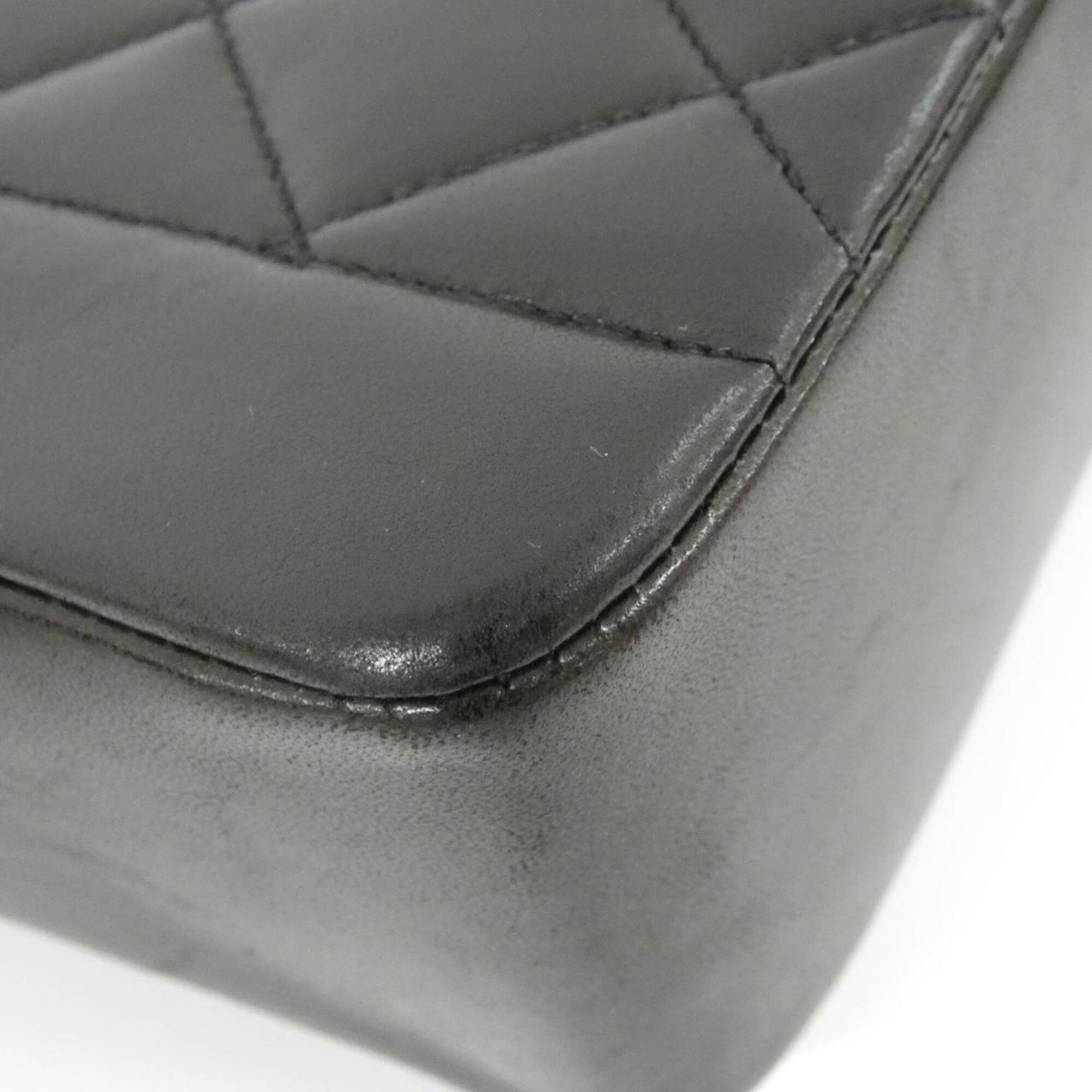 Chanel Black Bordeaux Leather Shoulder Bag (Pre-Owned)