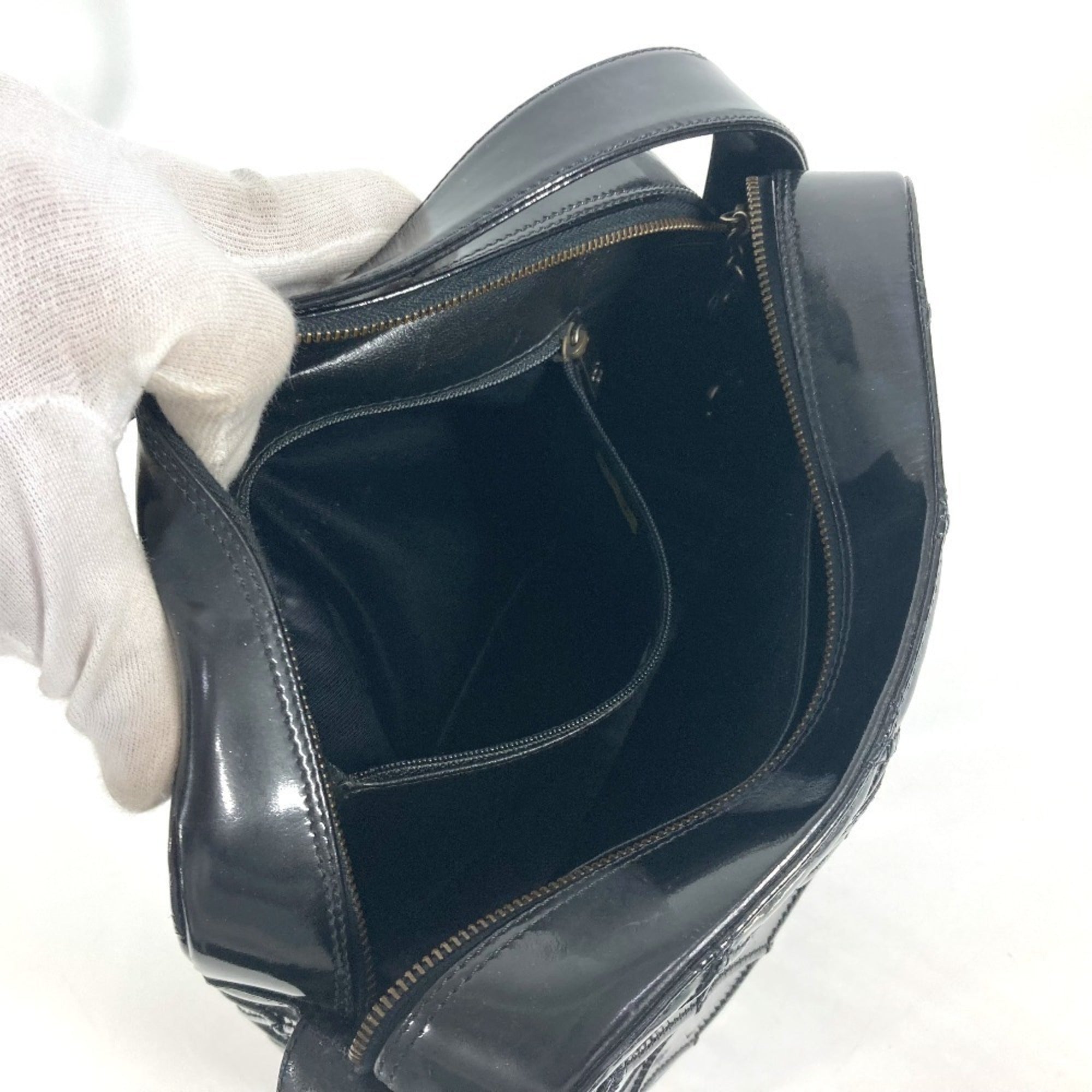 Chanel Black Patent Leather Handbag Shoulder Bag (Pre-Owned)