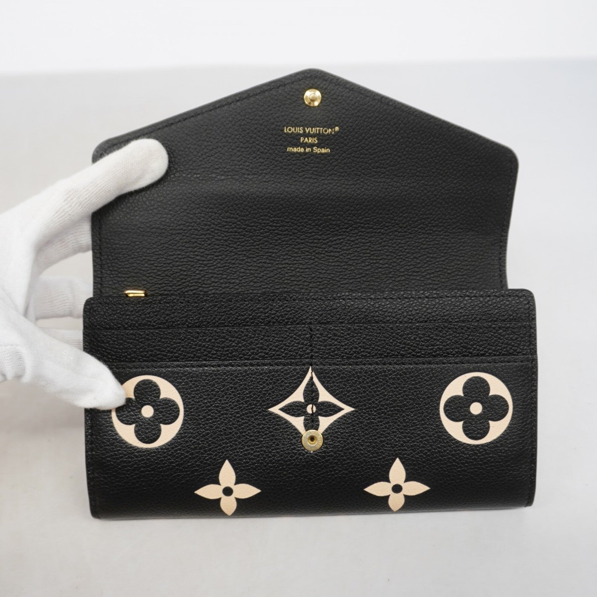 Louis Vuitton Beige Black Long Wallet (Bi-Fold) (Pre-Owned)