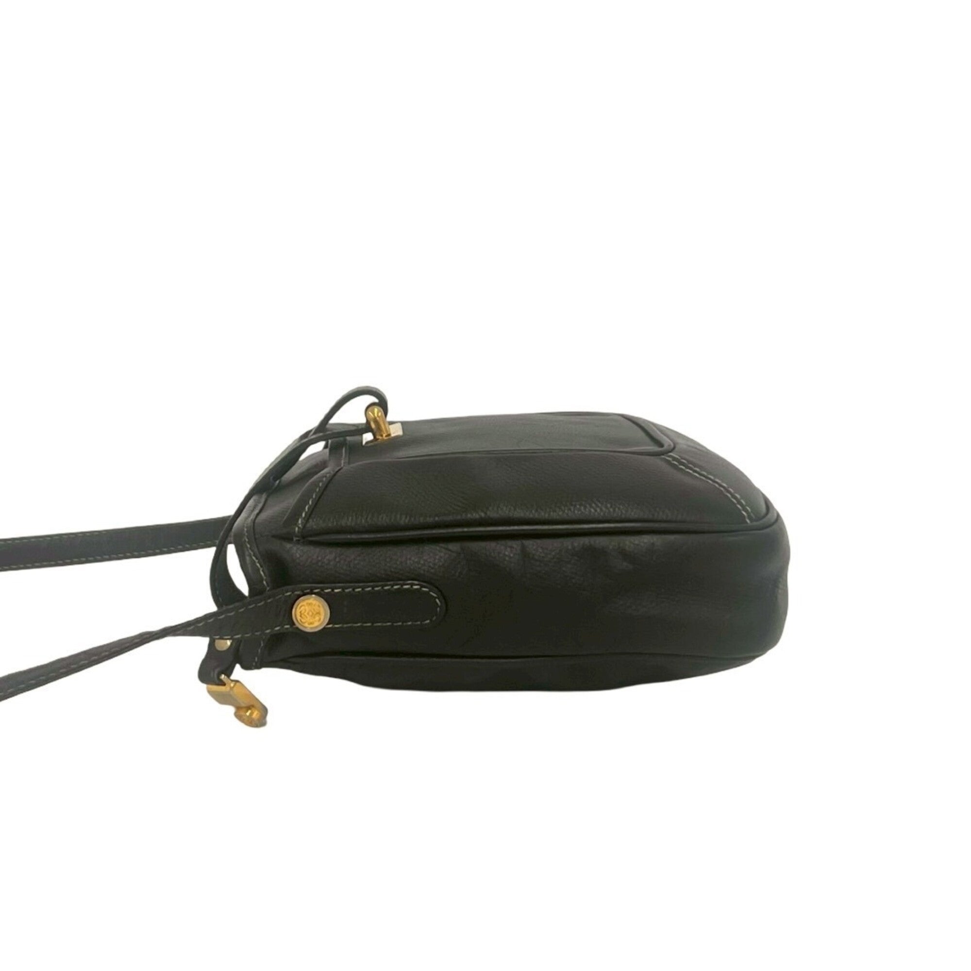Loewe Black Leather Pochette Shoulder Bag (Pre-Owned)