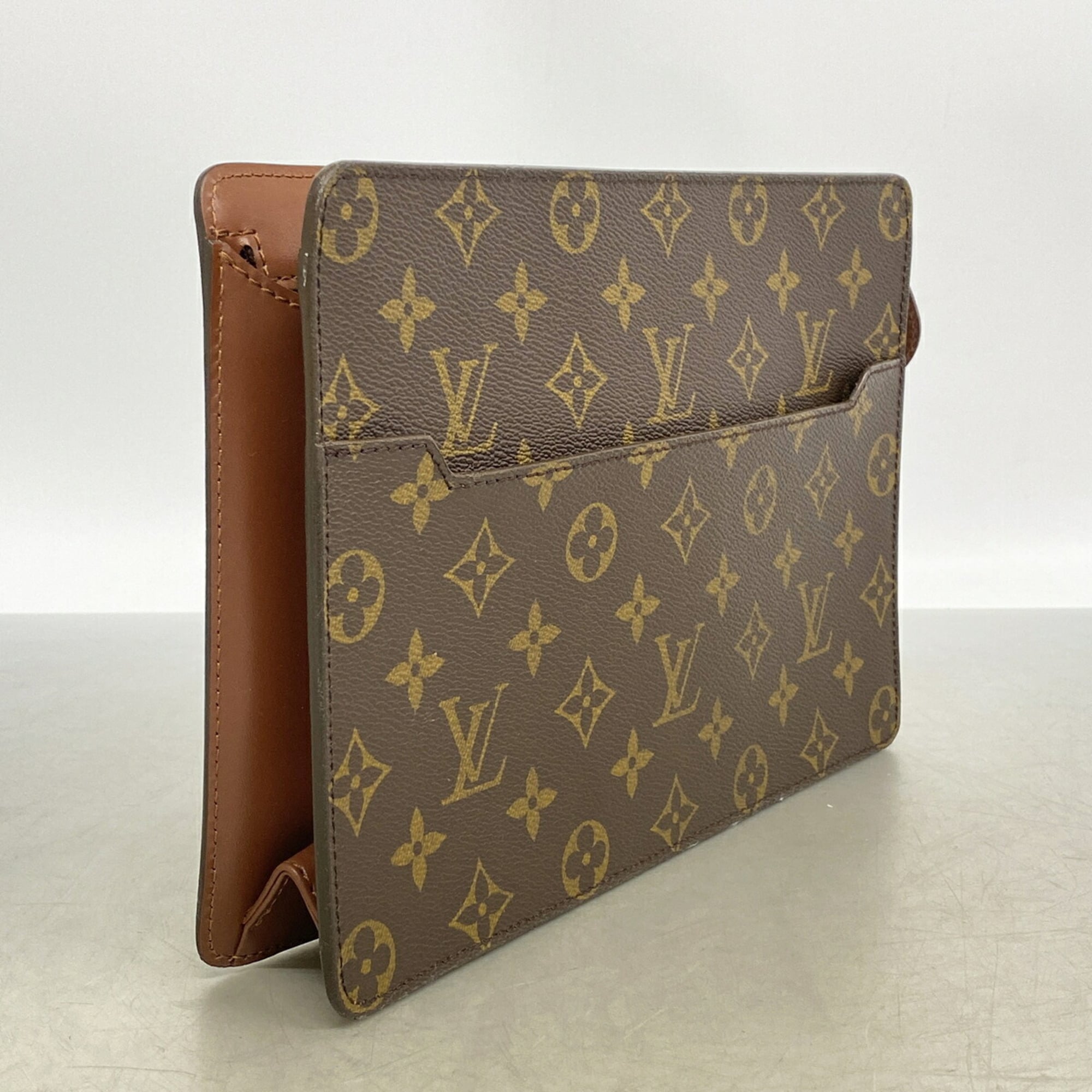 Louis Vuitton Brown Clutch Bag (Pre-Owned)