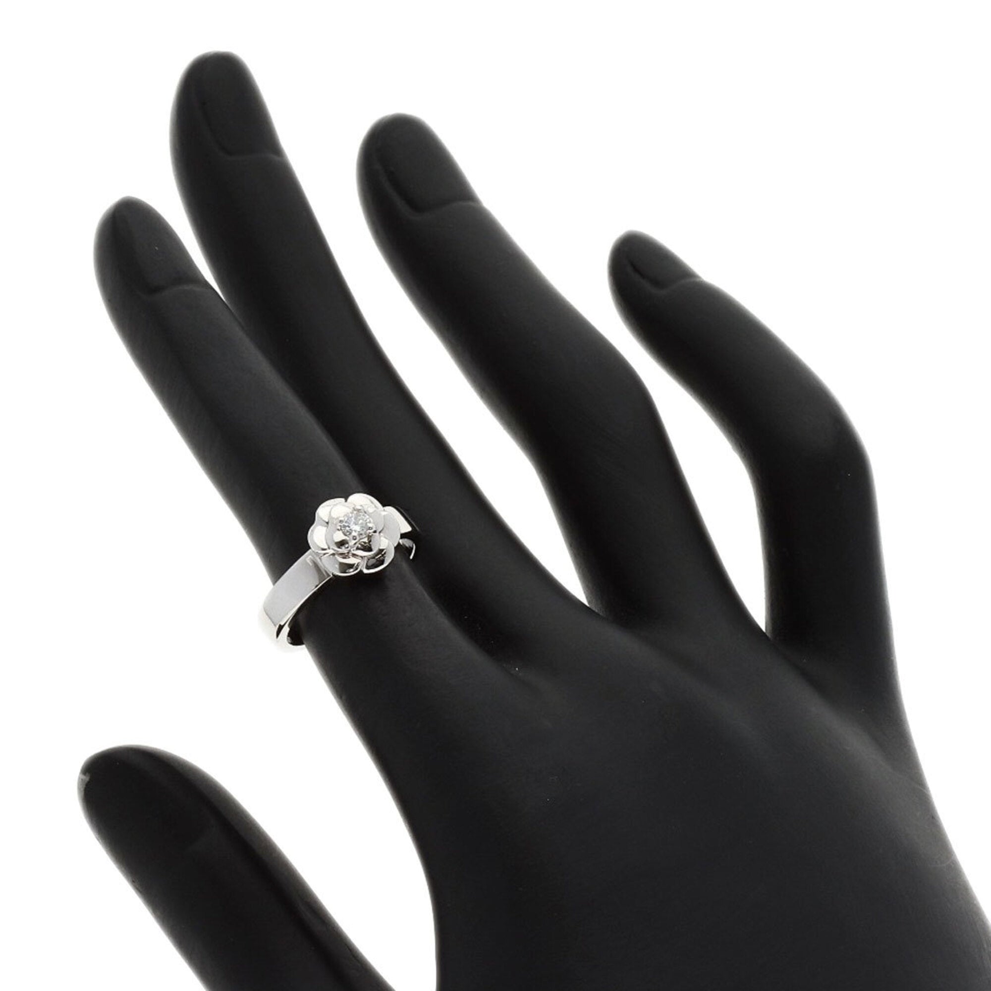 Chanel White Gold (18K) Band Ring (Pre-Owned)