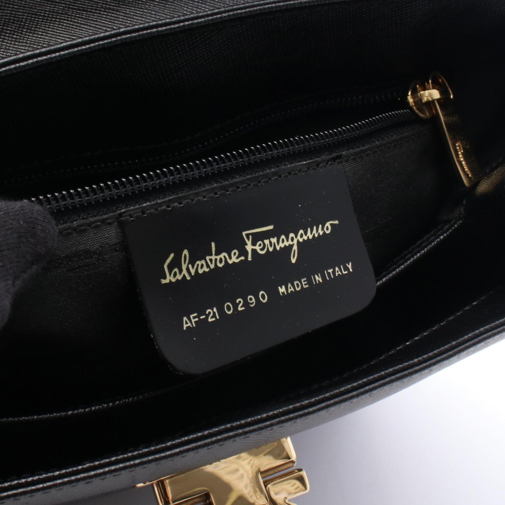 Salvatore Ferragamo Black Leather Handbag (Pre-Owned)
