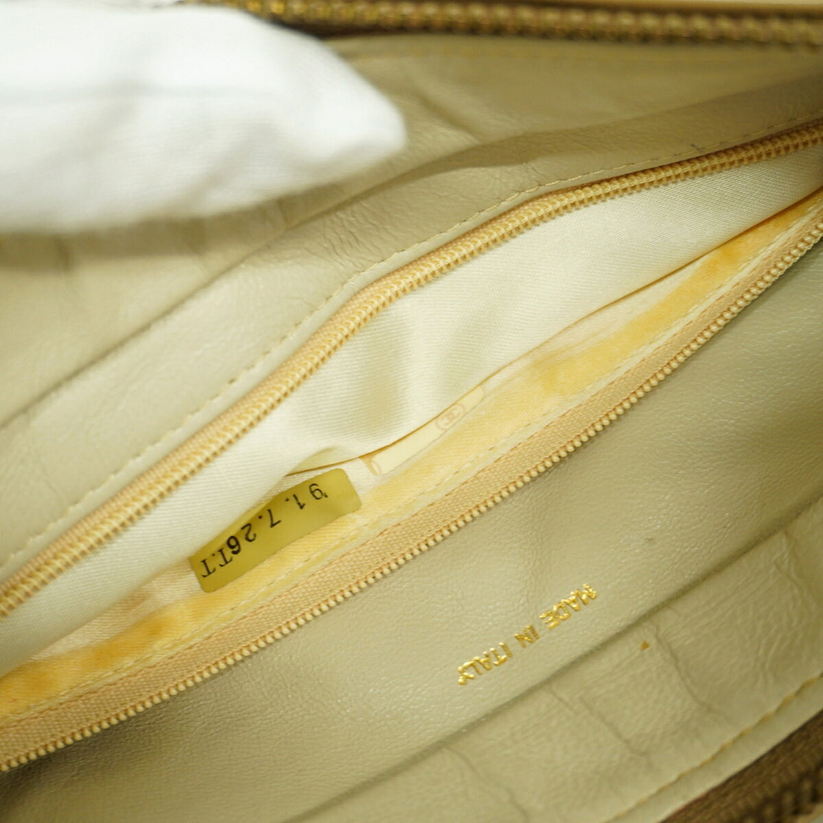 Chanel Beige Leather Shoulder Bag (Pre-Owned)