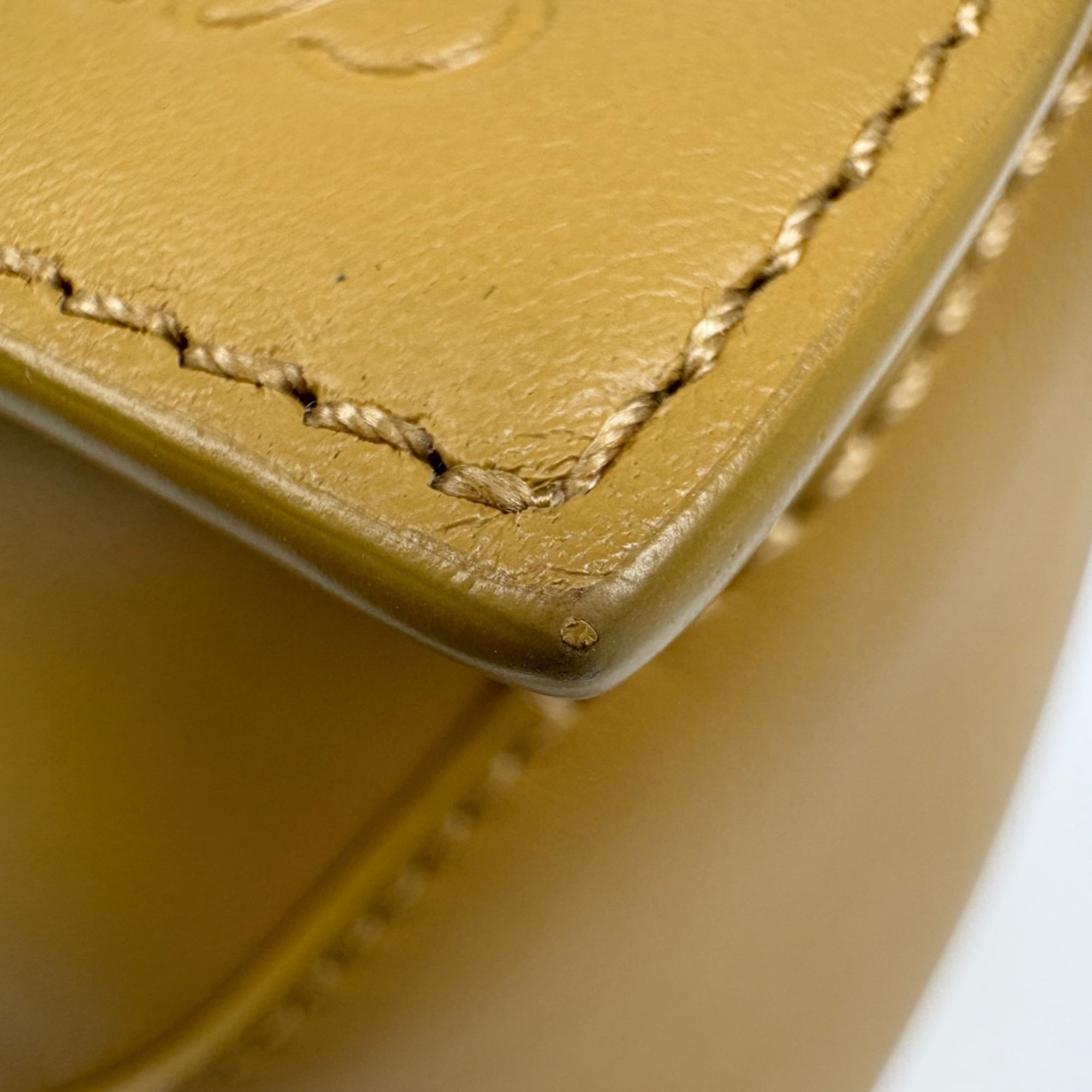Loewe Beige Yellow Leather Handbag (Pre-Owned)