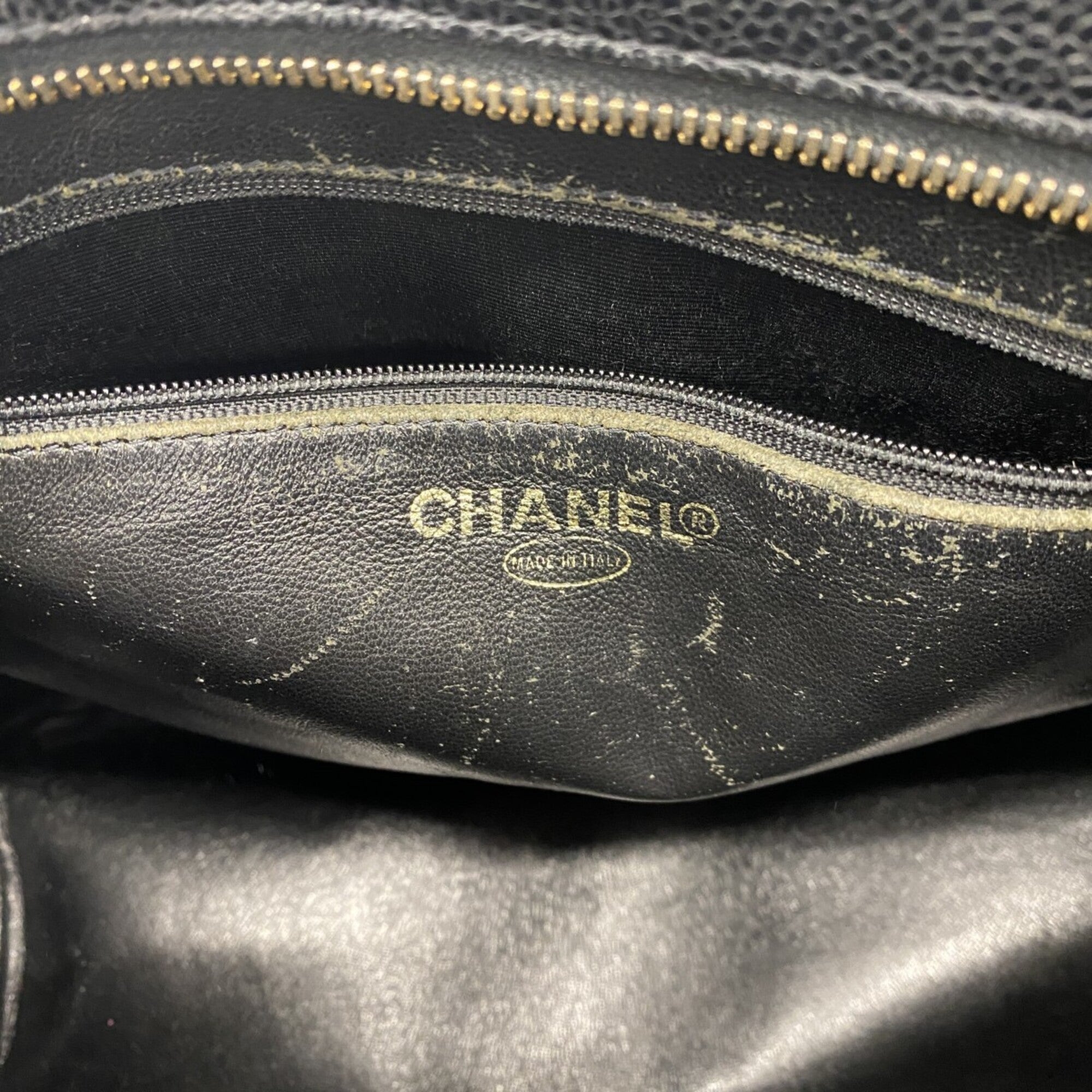 Chanel Black Grained Calfskin Tote Bag (Pre-Owned)
