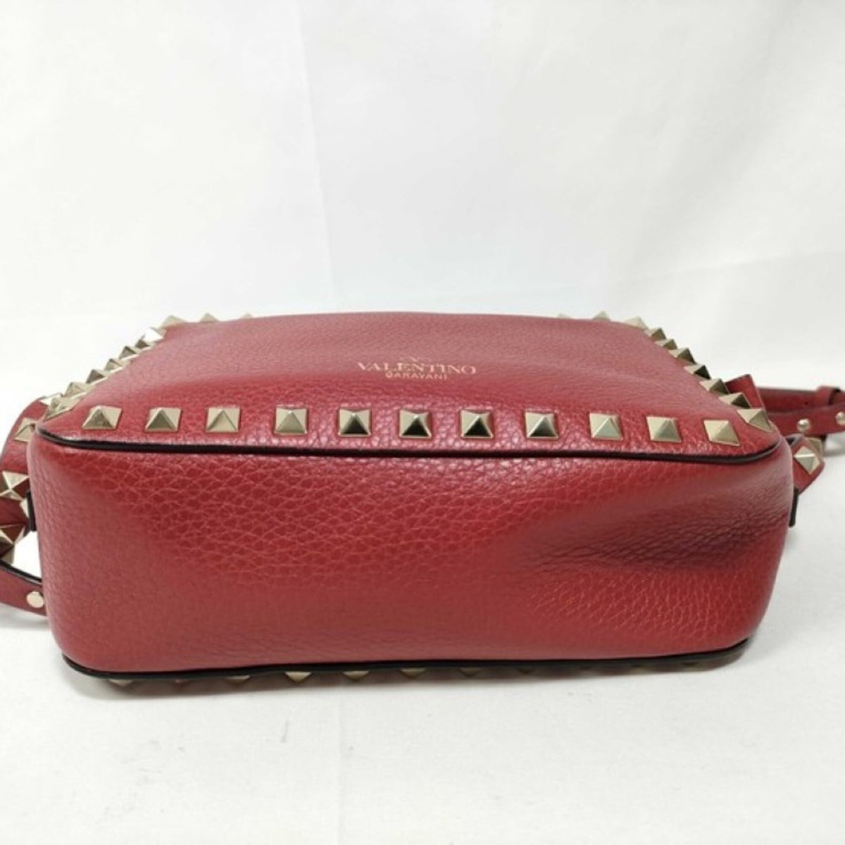 Valentino Garavani Red Color Leather Shoulder Bag (Pre-Owned)