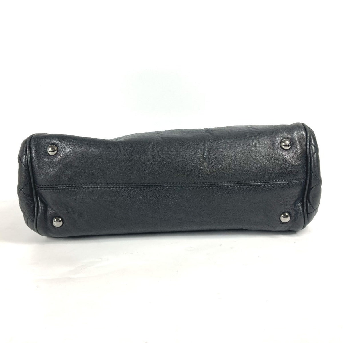 Chanel Black Leather Shoulder Bag (Pre-Owned)