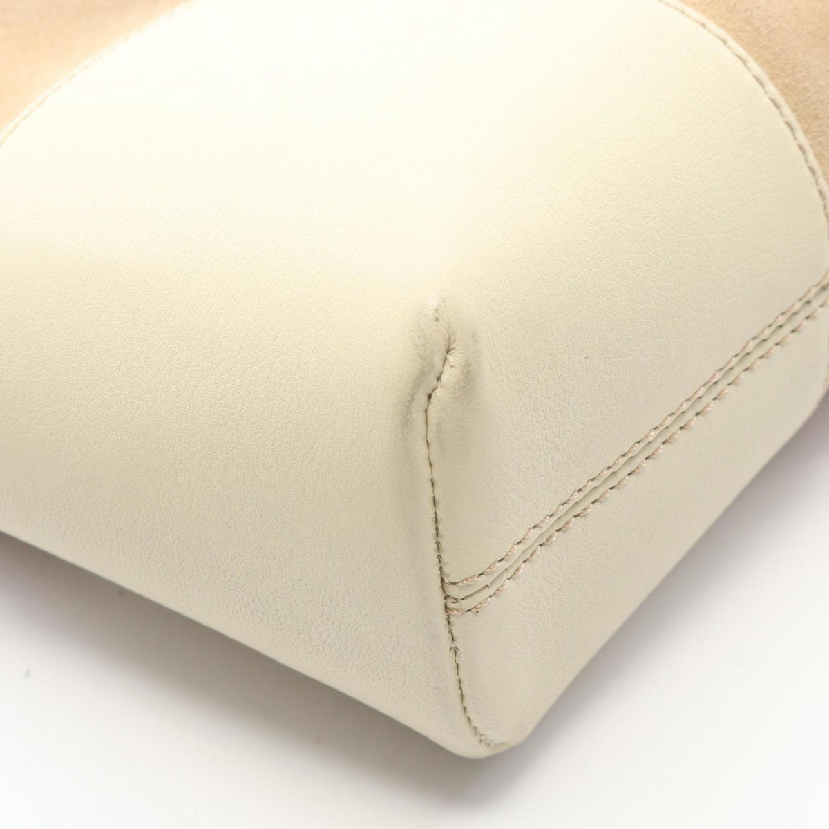 Loewe Beige Ivory Leather Shoulder Bag (Pre-Owned)
