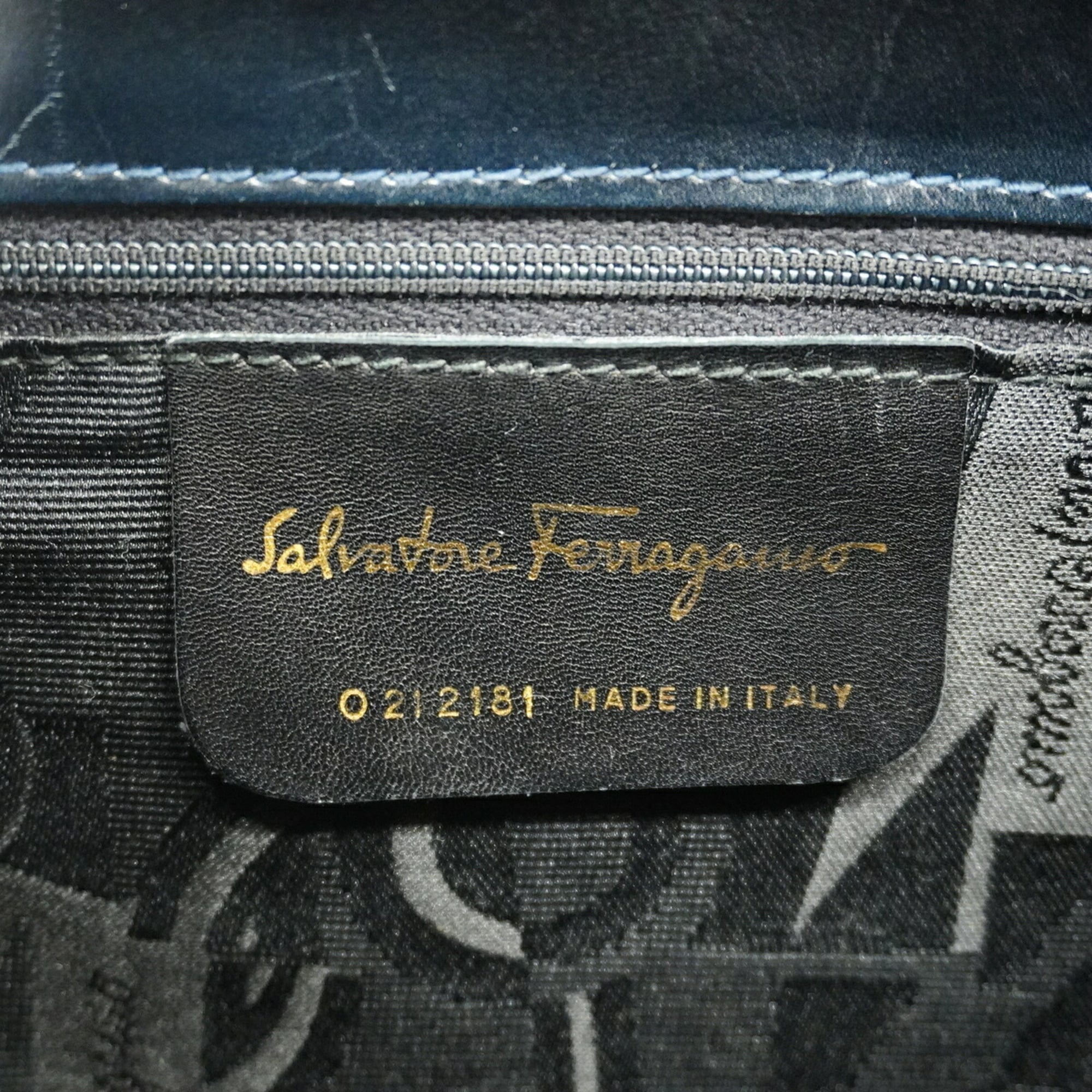 Salvatore Ferragamo Black Leather Handbag (Pre-Owned)