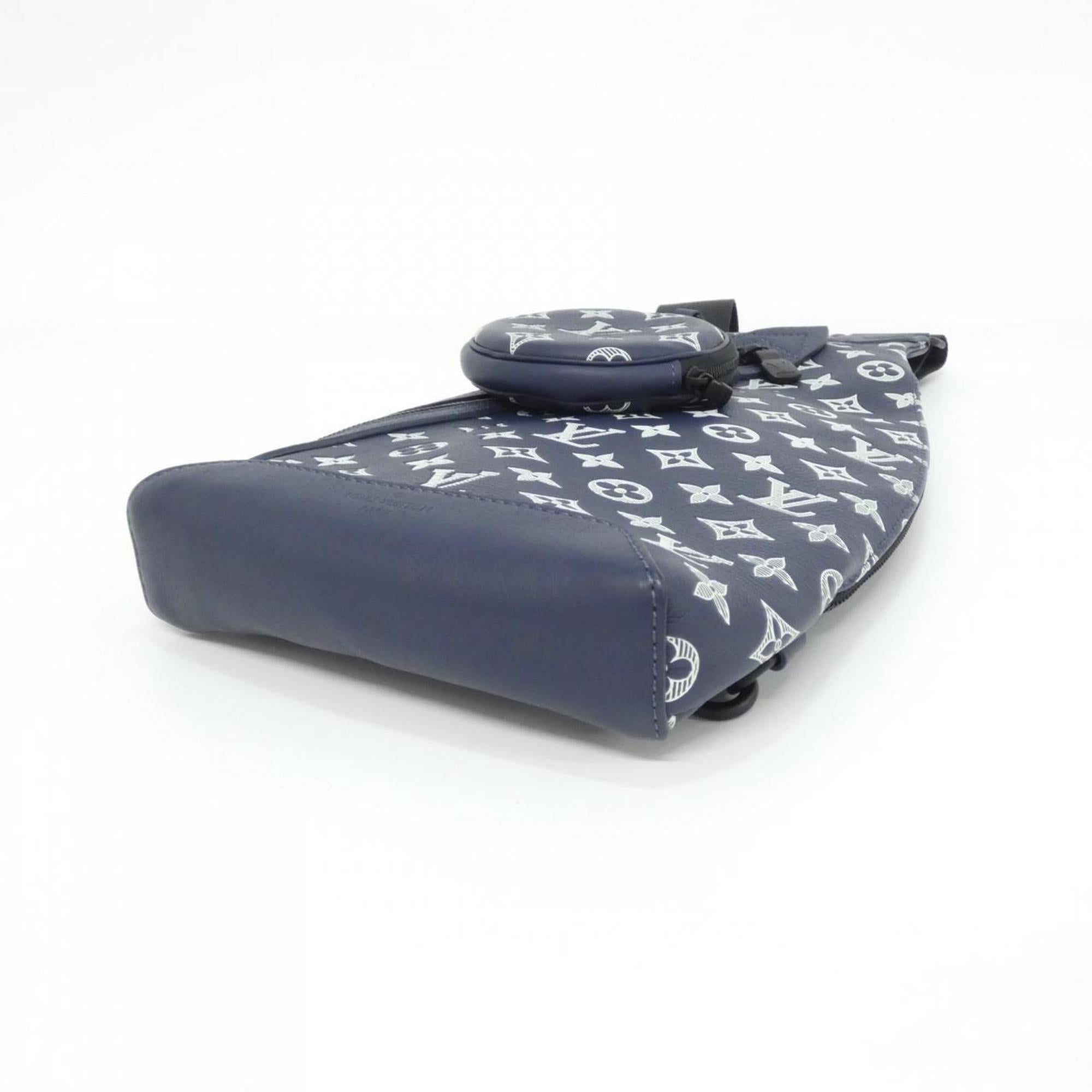 Louis Vuitton Blue Leather Shoulder Bag (Pre-Owned)