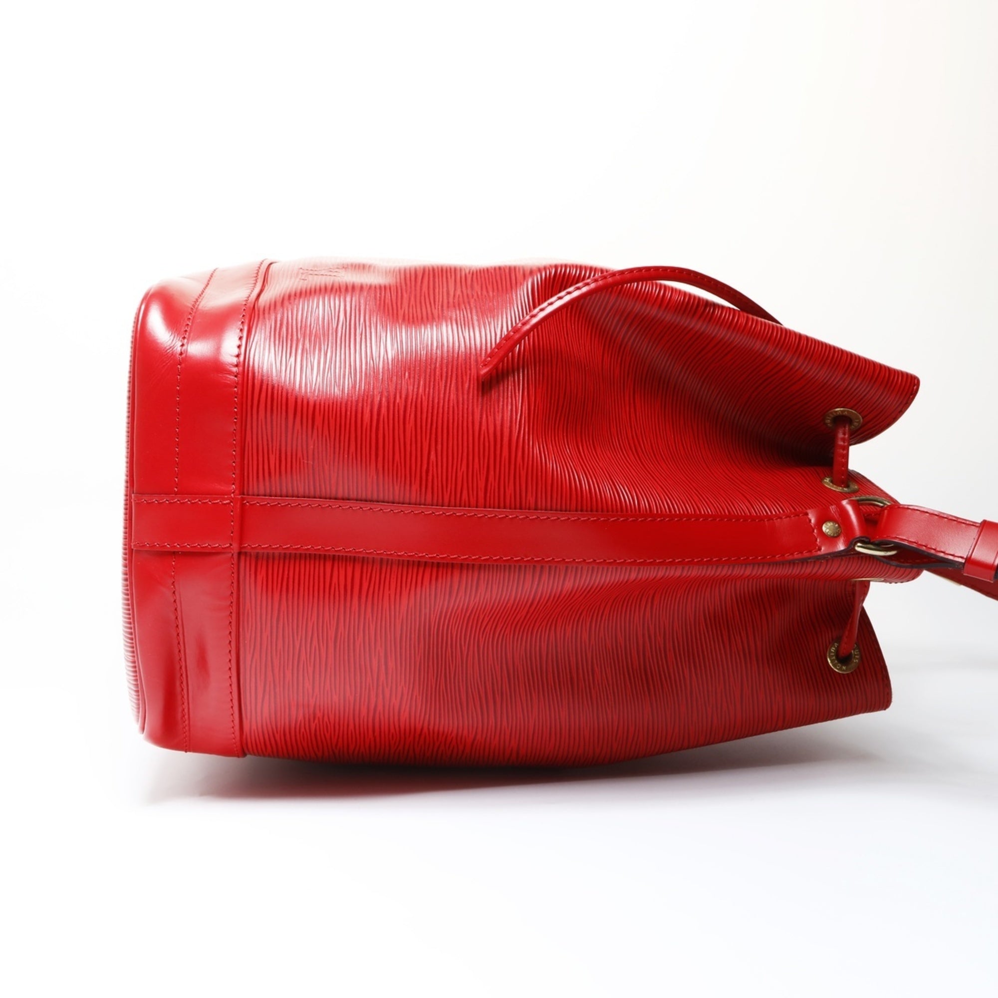 Louis Vuitton Red Color Epi Leather Shoulder Bag (Pre-Owned)