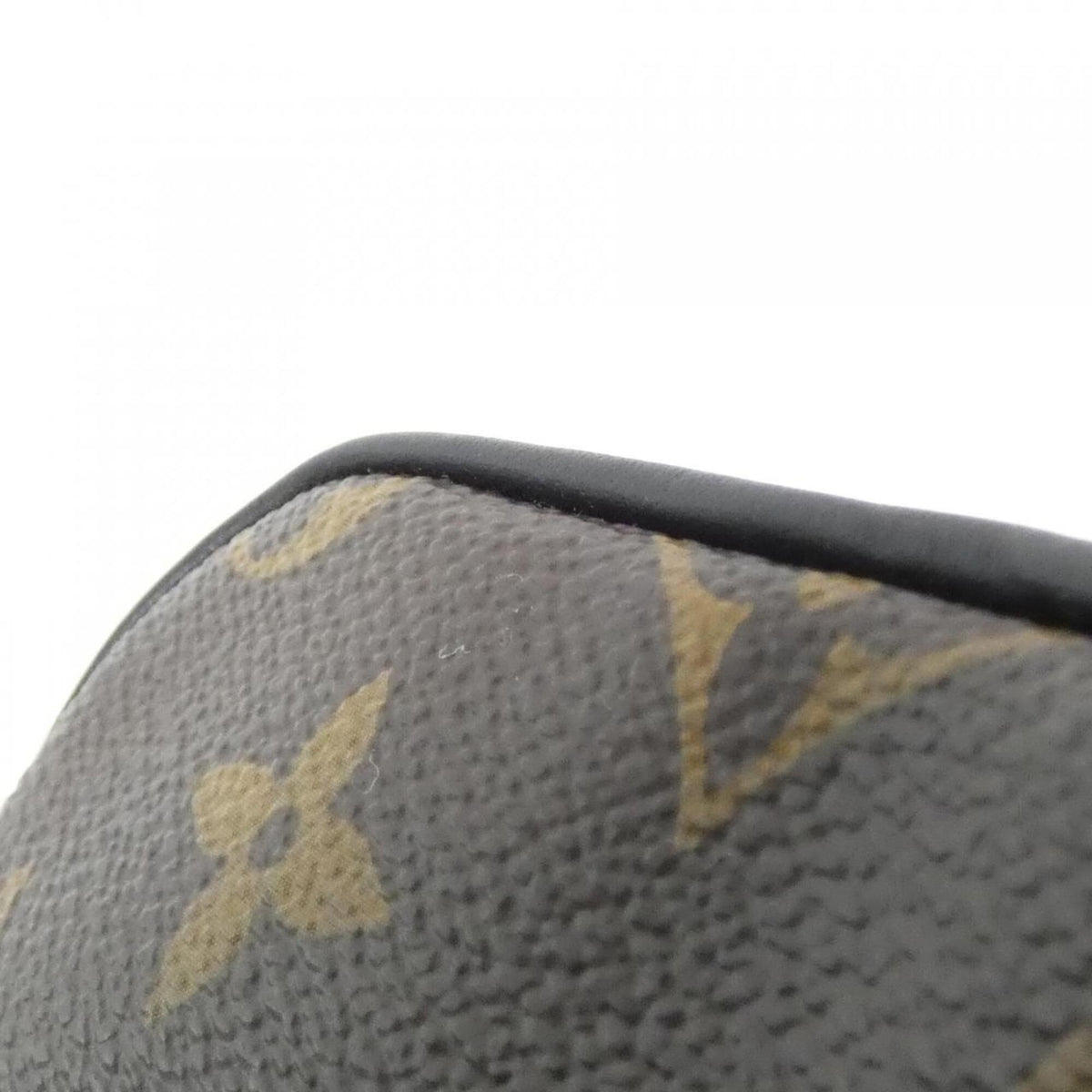 Louis Vuitton Marron Coated Canvas Shoulder Bag (Pre-Owned)