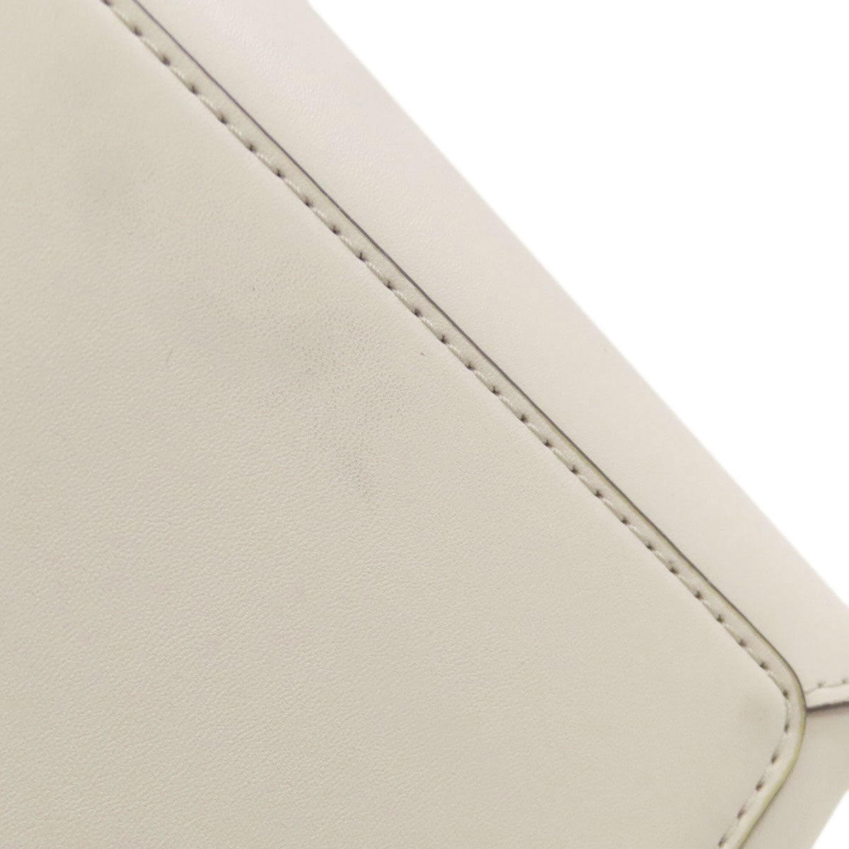 Michael Kors White Pvc Tote Bag (Pre-Owned)