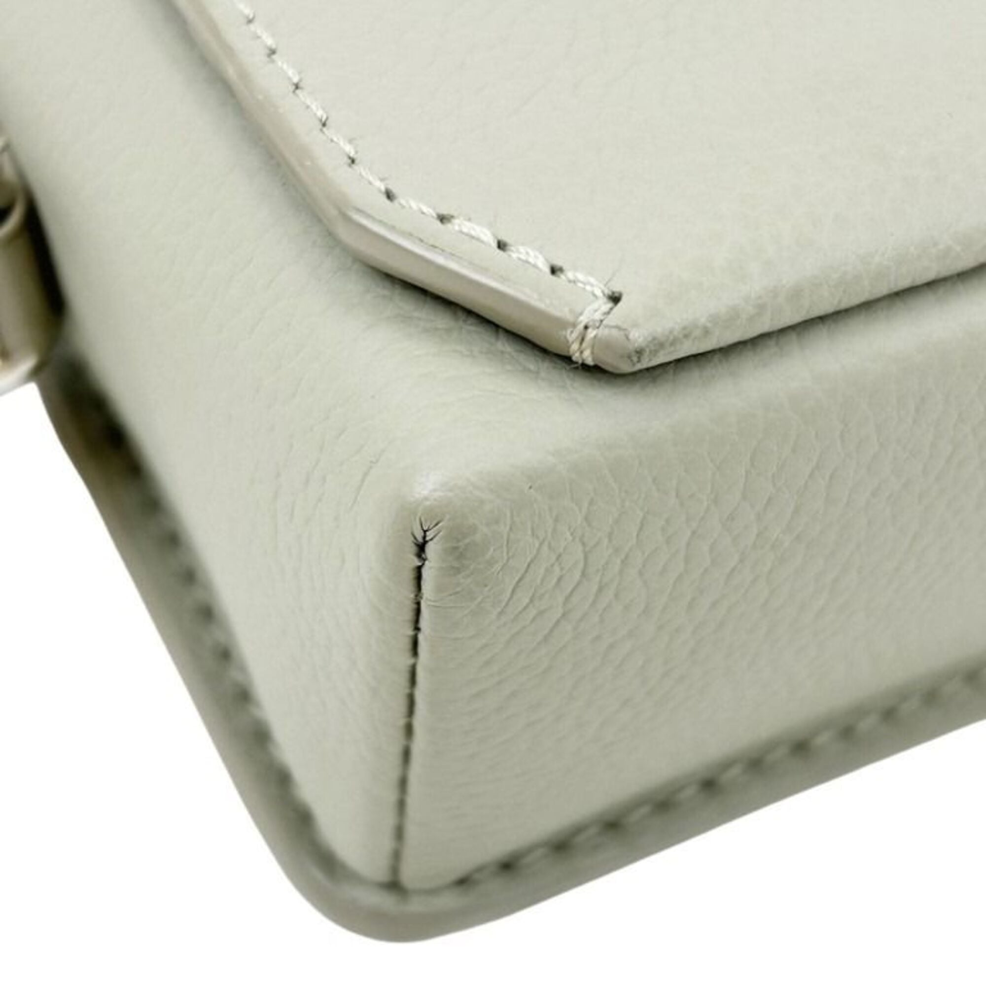 Louis Vuitton Green Shoulder Bag (Pre-Owned)