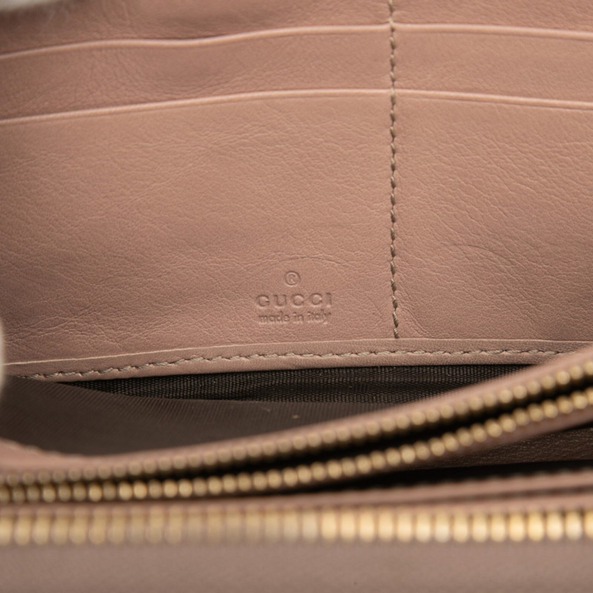 Gucci Beige Leather Long Wallet (Bi-Fold) (Pre-Owned)