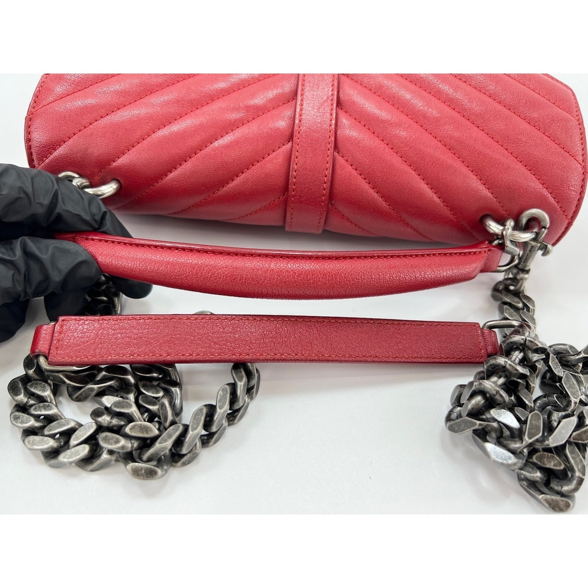 Yves Saint Laurent Red Color Leather Shoulder Bag (Pre-Owned)