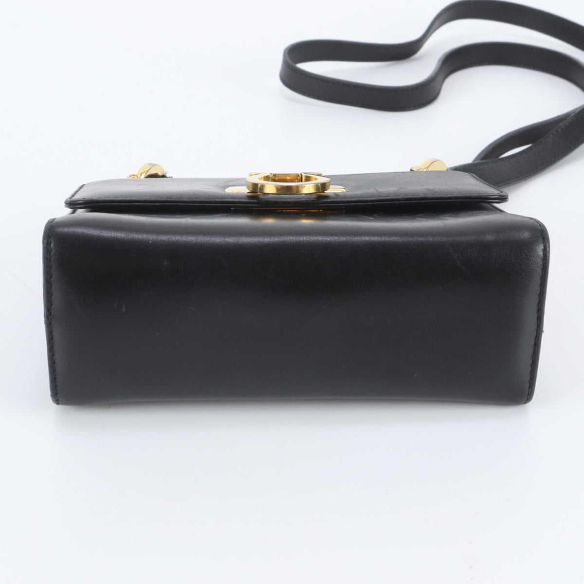 Salvatore Ferragamo Black Leather Crossbody Bag Shoulder Bag (Pre-Owned)