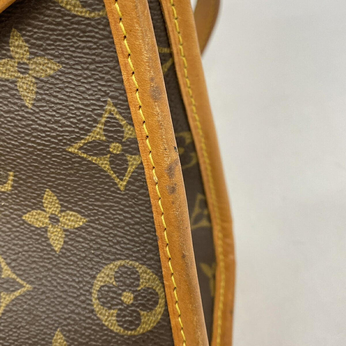 Louis Vuitton Brown Handbag (Pre-Owned)