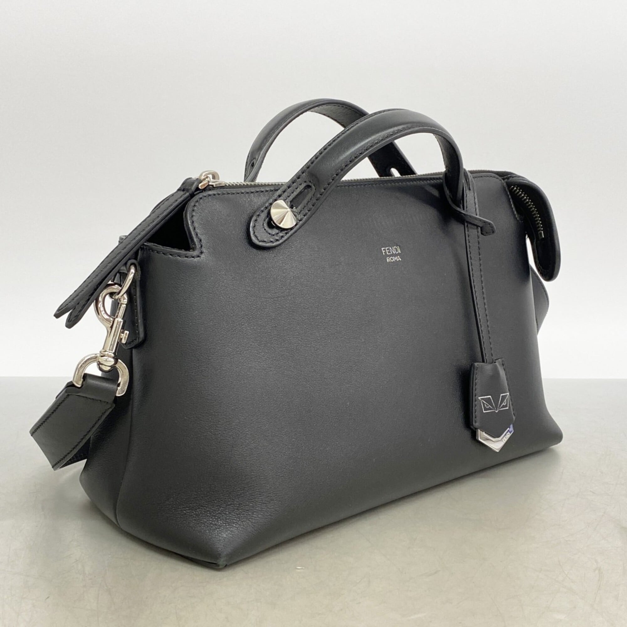Fendi Black Leather Handbag (Pre-Owned)
