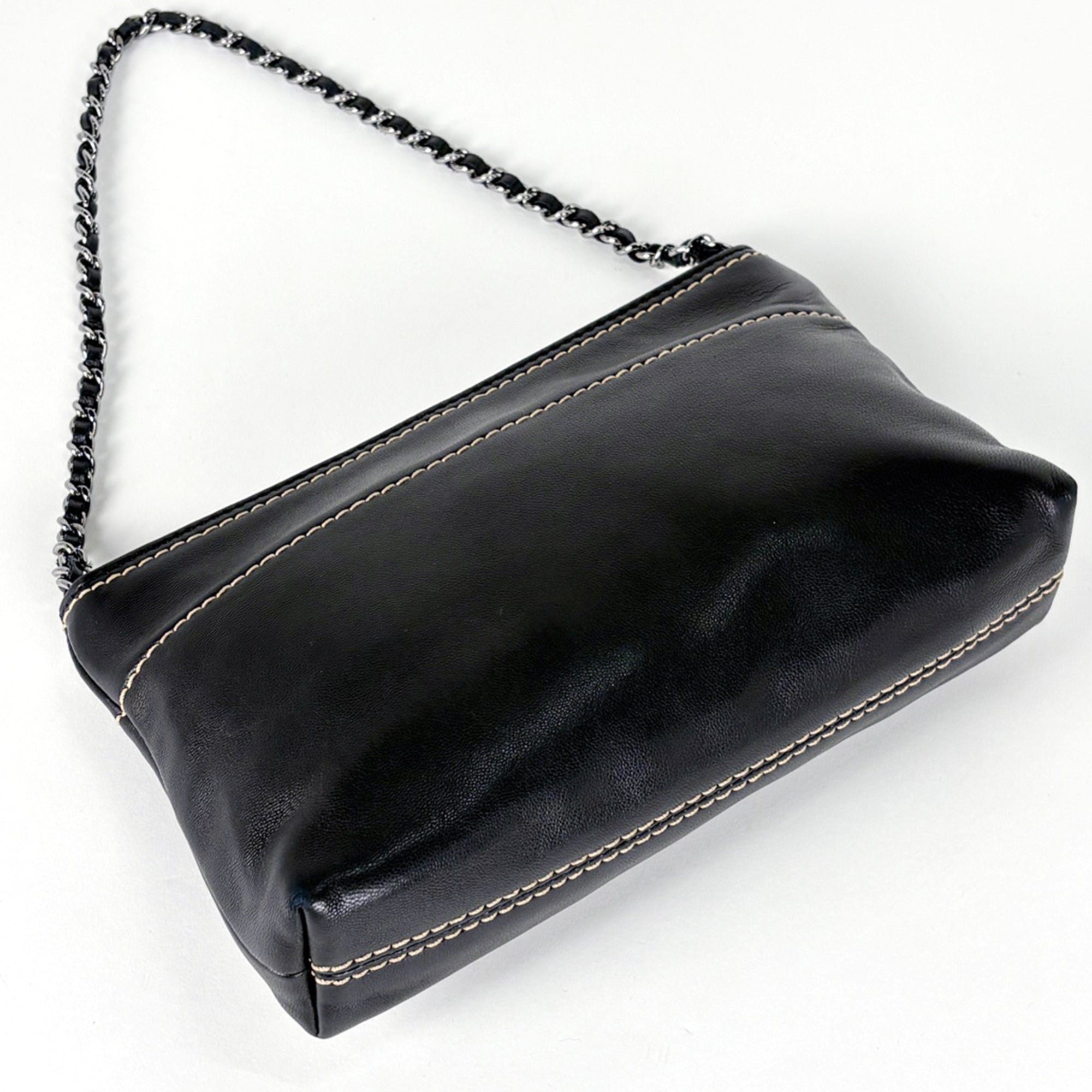 Chanel Black Leather Handbag Pouch (Pre-Owned)