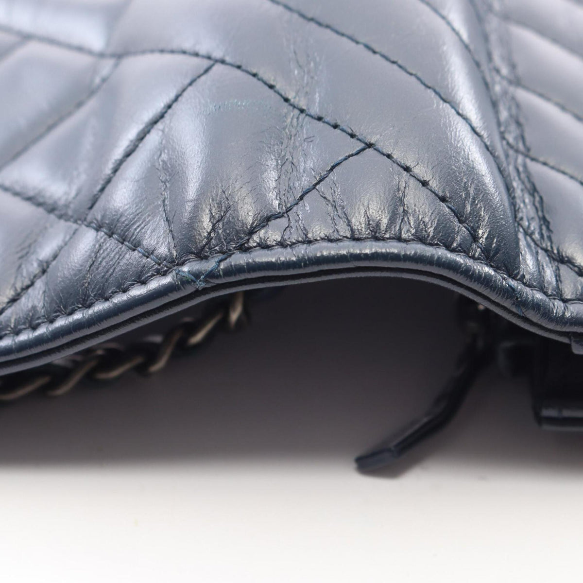 Chanel Navy Leather Handbag Shoulder Bag (Pre-Owned)