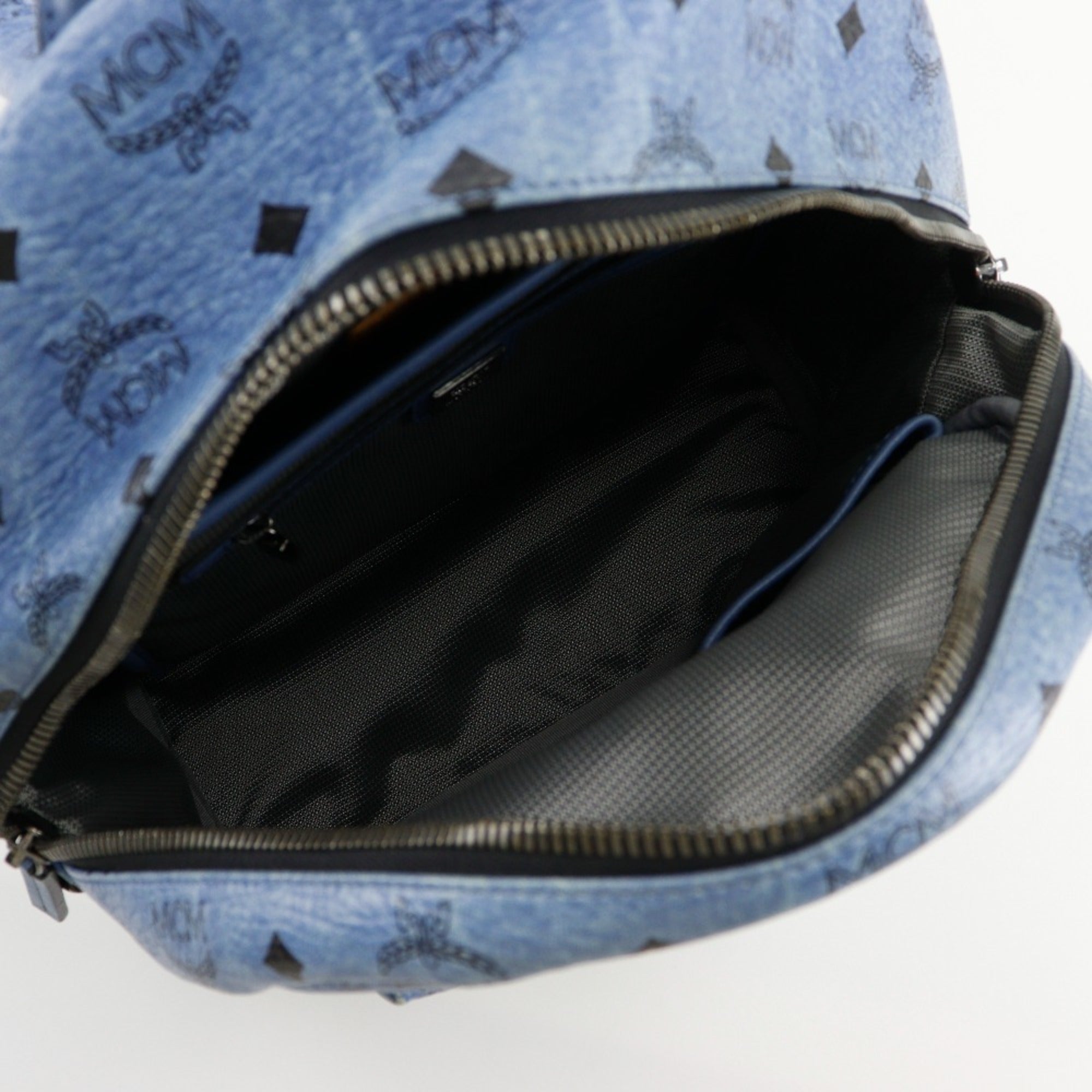 Mcm Light Blue Leather Backpack (Pre-Owned)