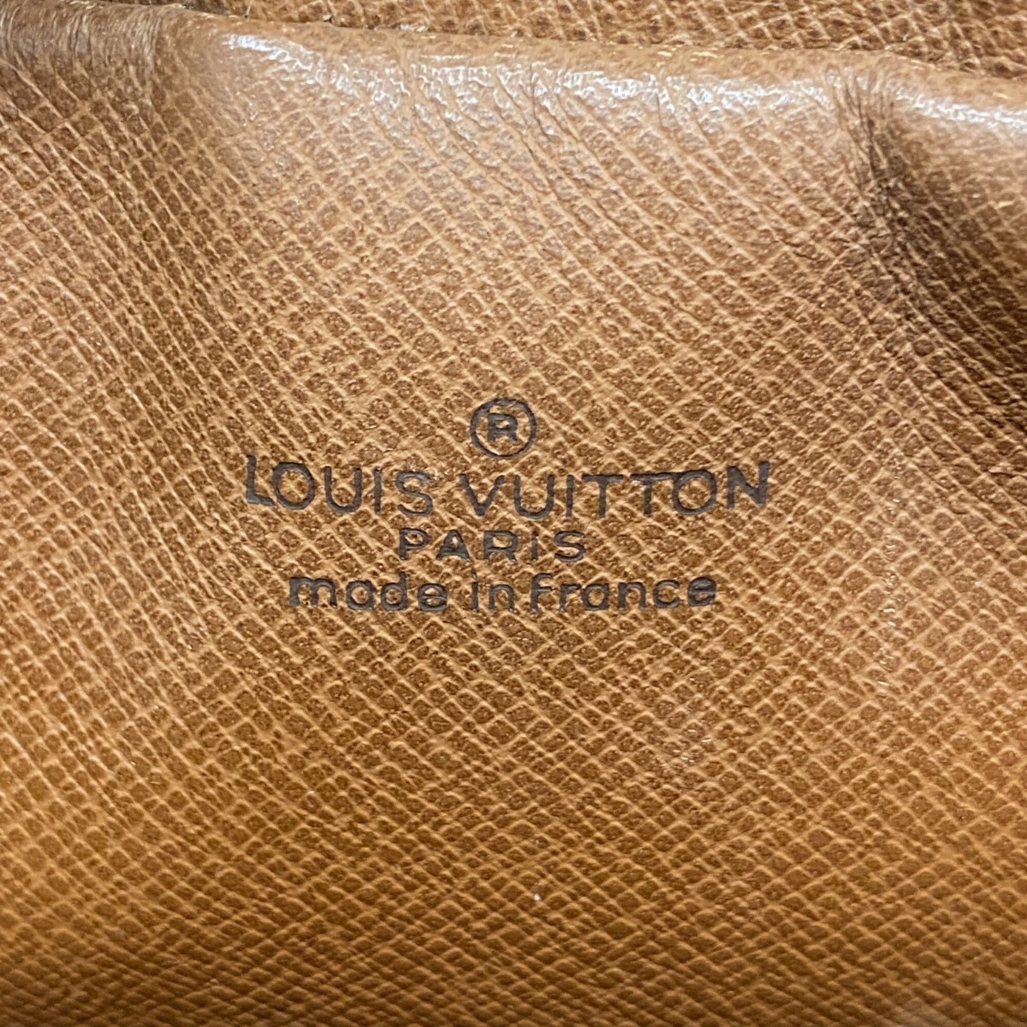 Louis Vuitton Brown Clutch Bag (Pre-Owned)