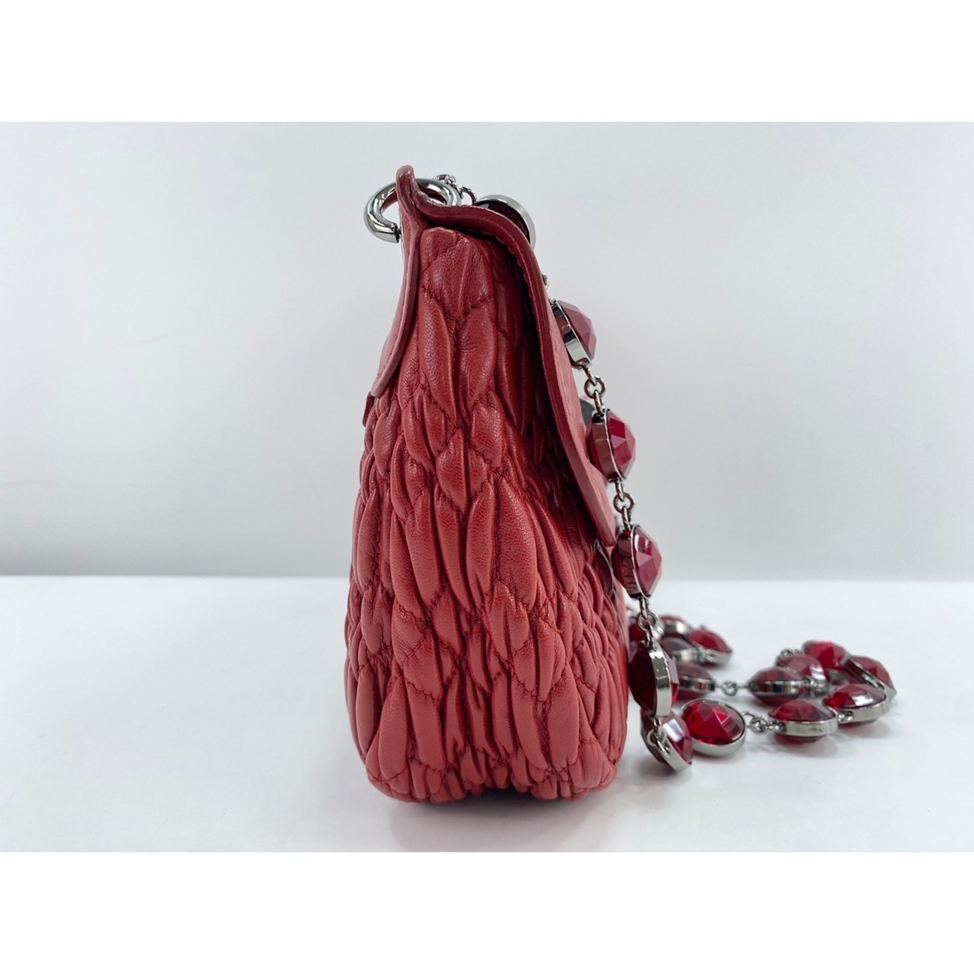 Miu Miu Red Color Shoulder Bag (Pre-Owned)