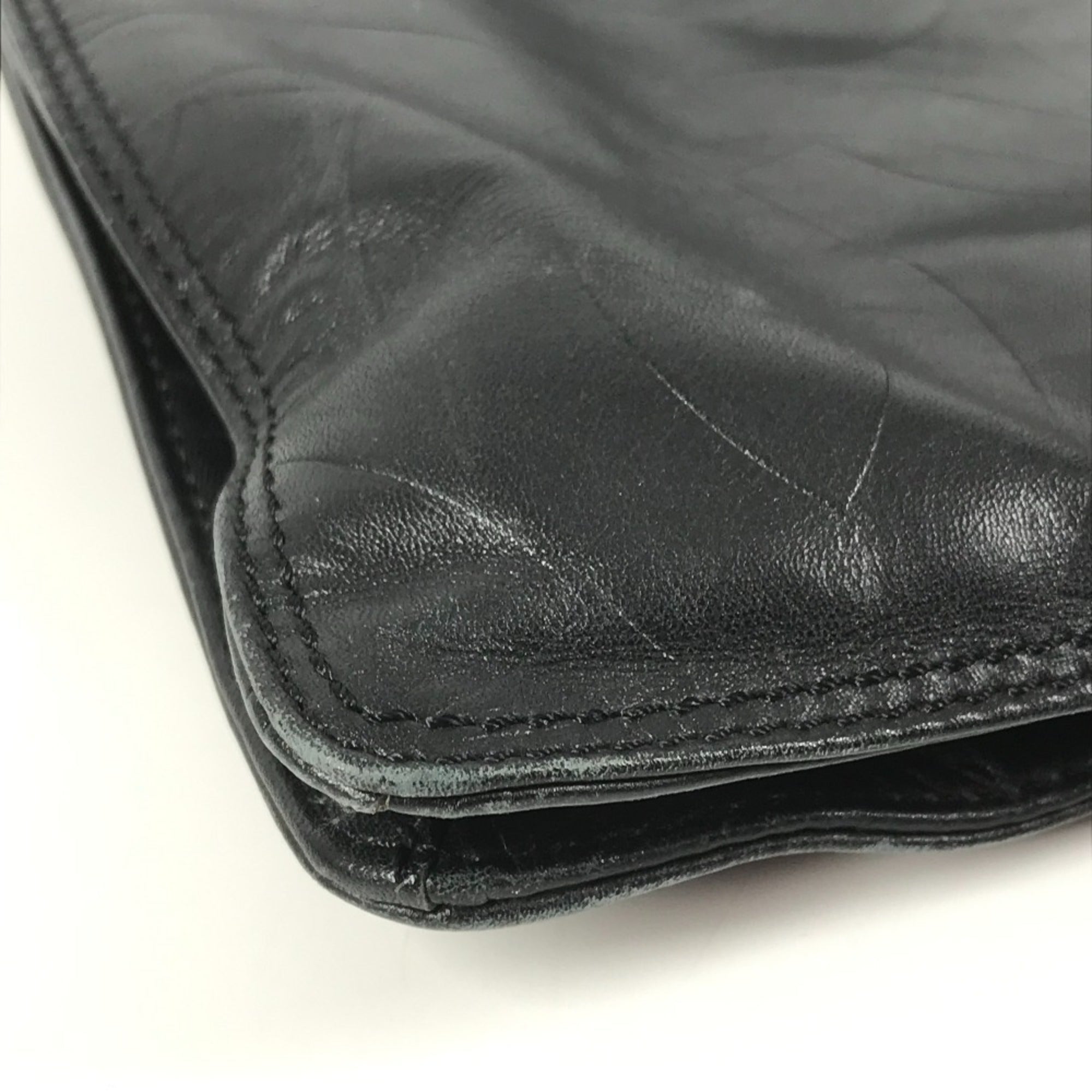 Chanel Black Leather Pochette Shoulder Bag (Pre-Owned)