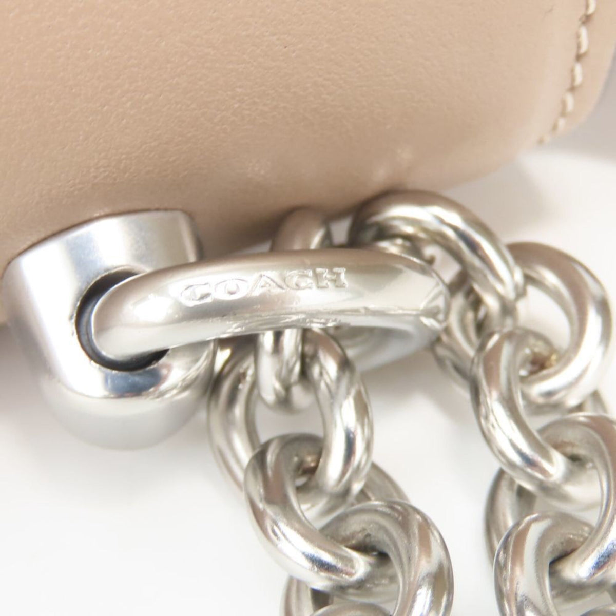 Coach Beige Leather Shoulder Bag (Pre-Owned)