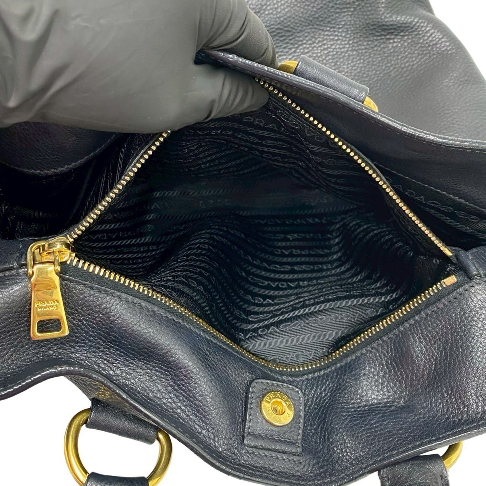 Prada Black Leather Handbag Shoulder Bag (Pre-Owned)