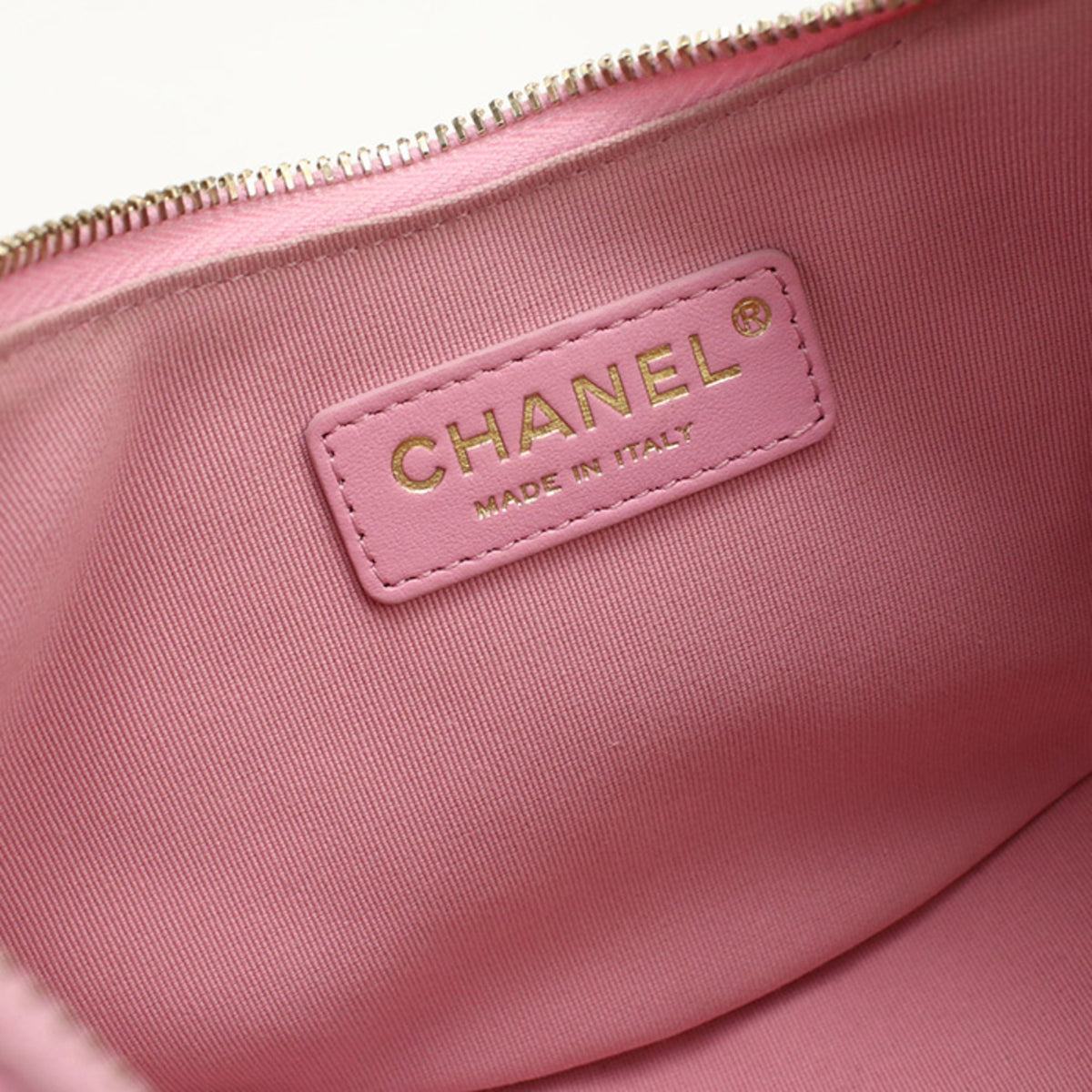 Chanel Pink Leather Shoulder Bag (Pre-Owned)