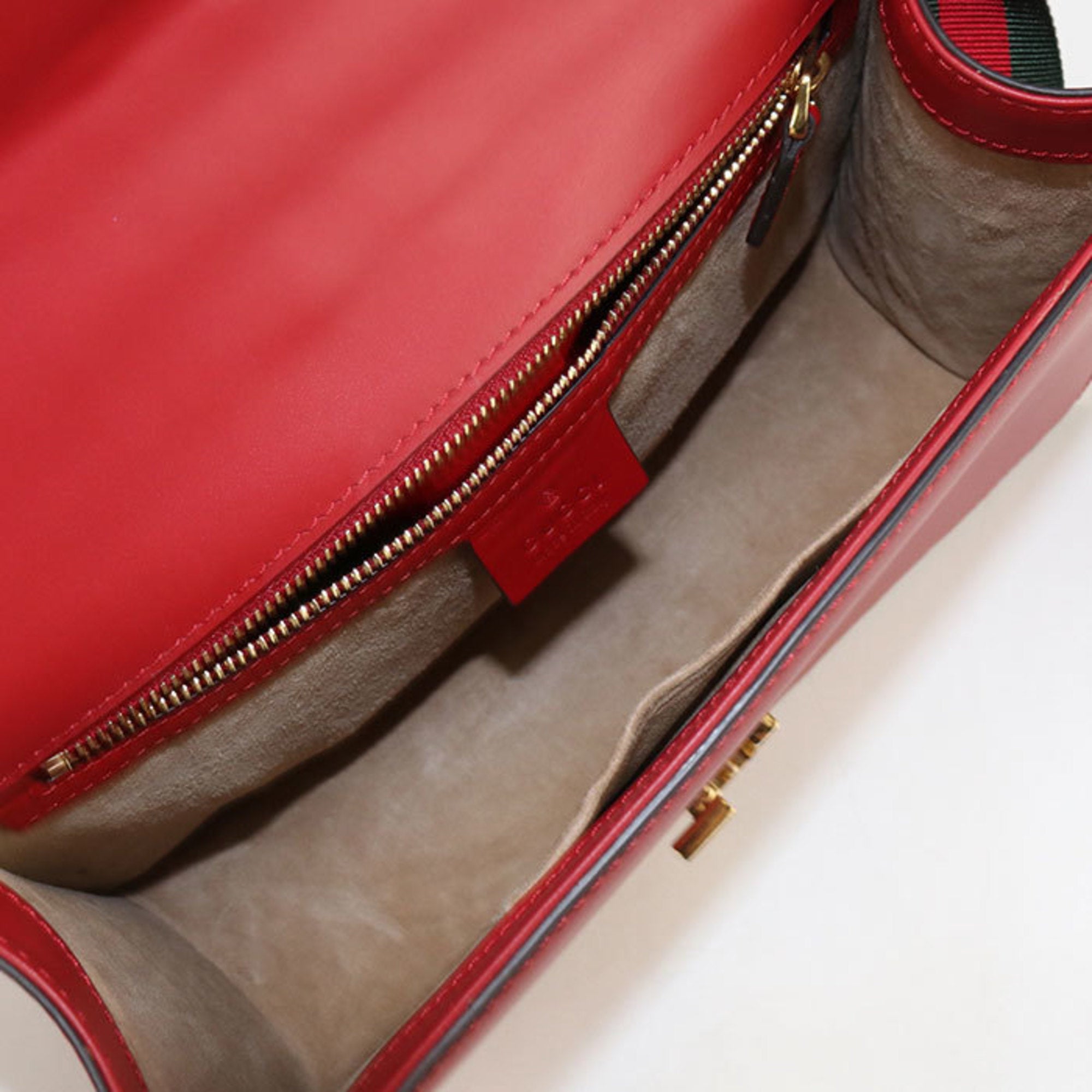 Gucci Red Color Leather Shoulder Bag (Pre-Owned)