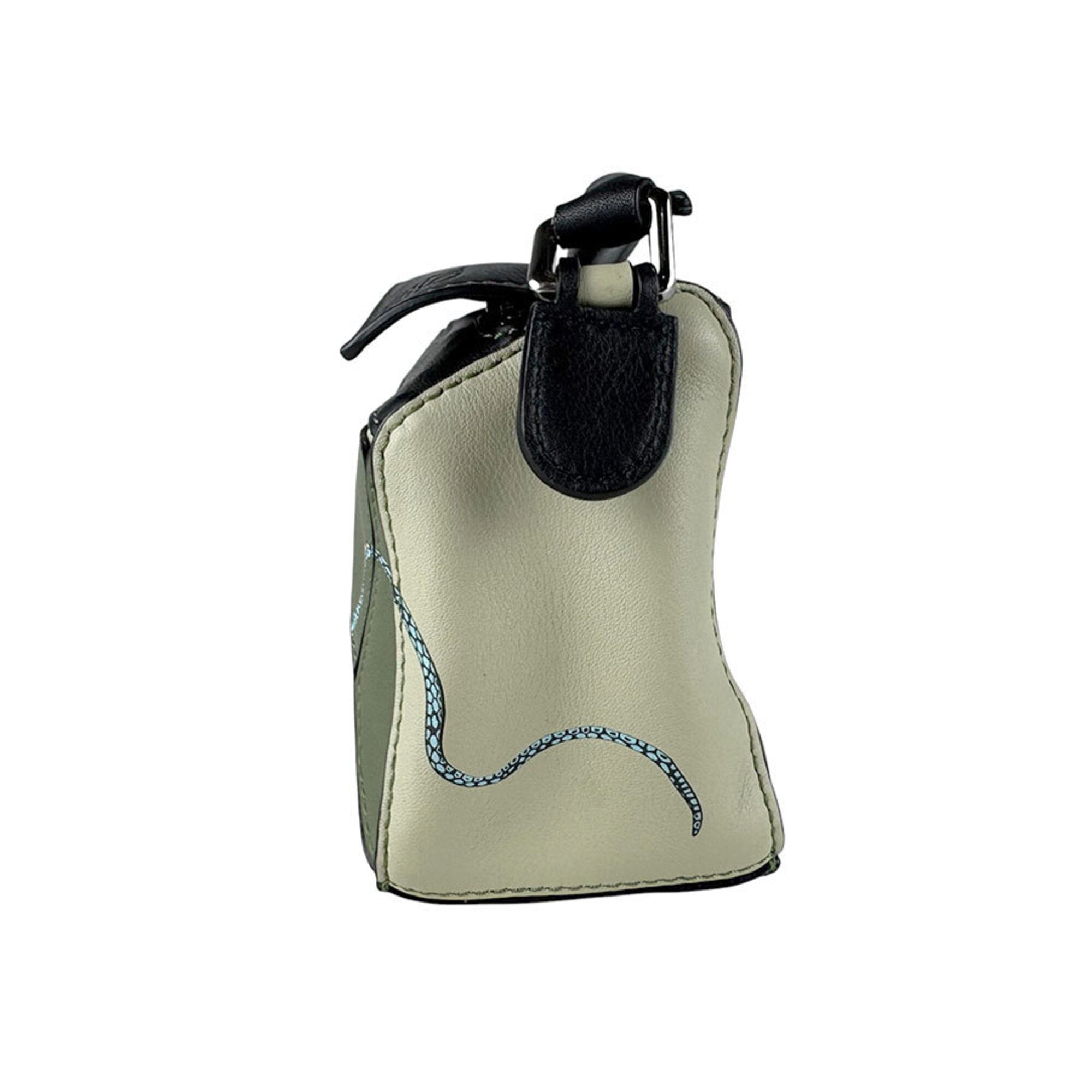 Loewe Green Leather Shoulder Bag (Pre-Owned)