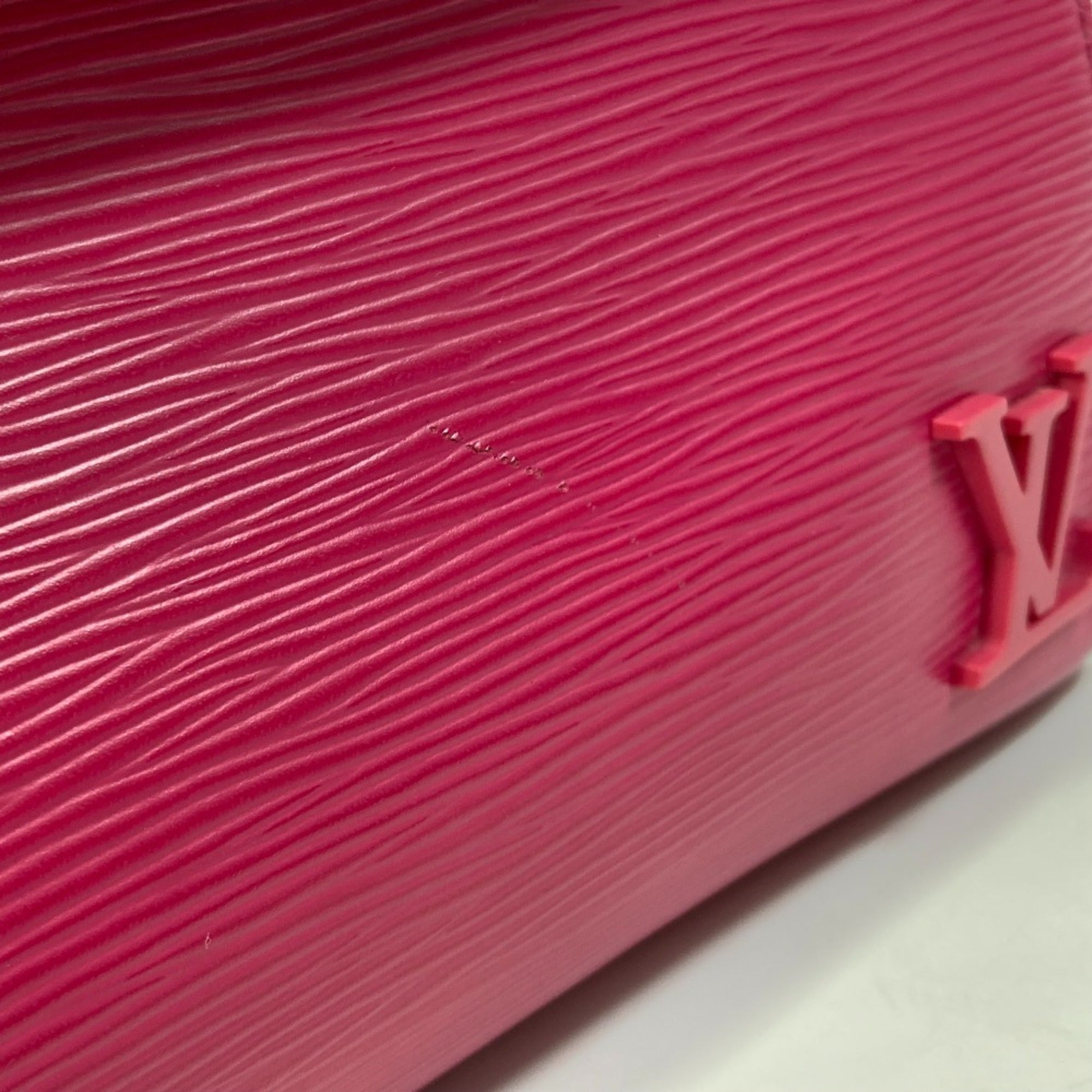 Louis Vuitton Hot Pink Pink Epi Leather Handbag Shoulder Bag (Pre-Owned)