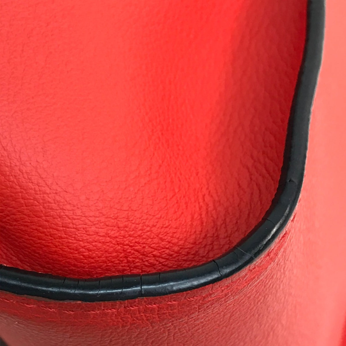 Loewe Red Leather Handbag (Pre-Owned)