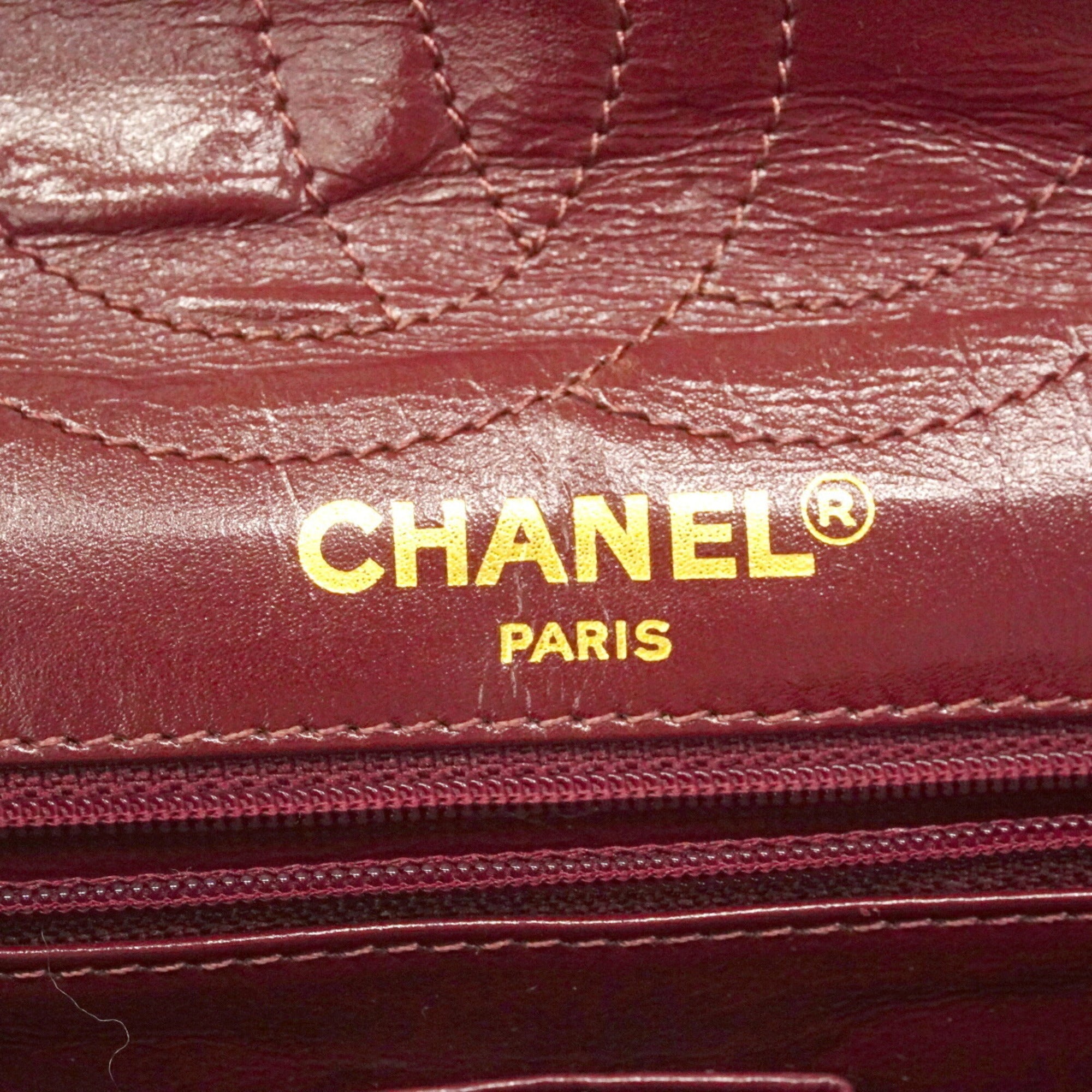 Chanel Black Leather Shoulder Bag (Pre-Owned)