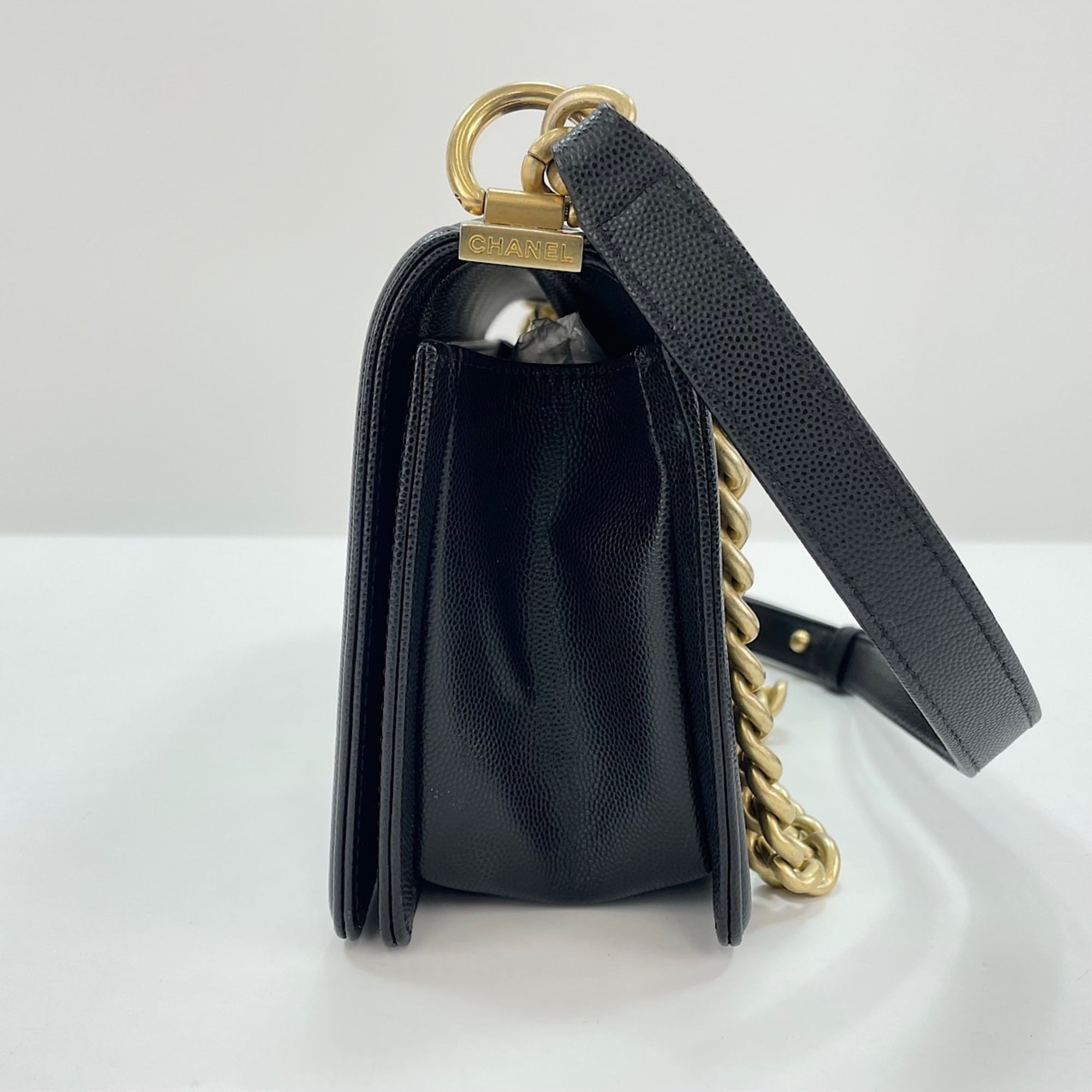 Chanel Black Shoulder Bag (Pre-Owned)
