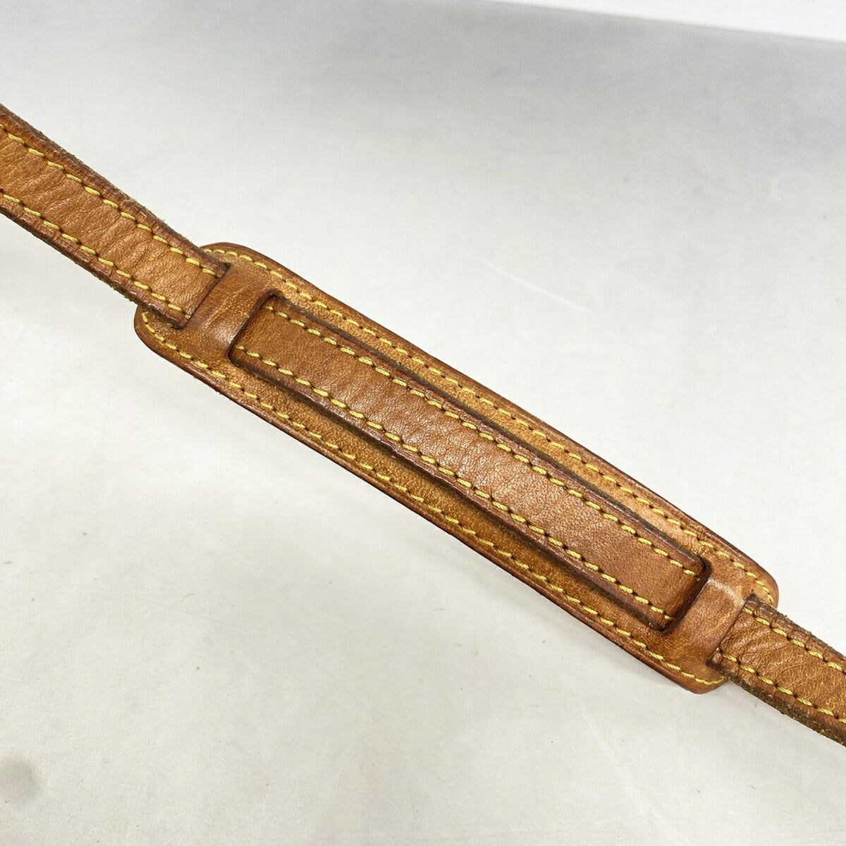 Louis Vuitton Brown Shoulder Bag (Pre-Owned)