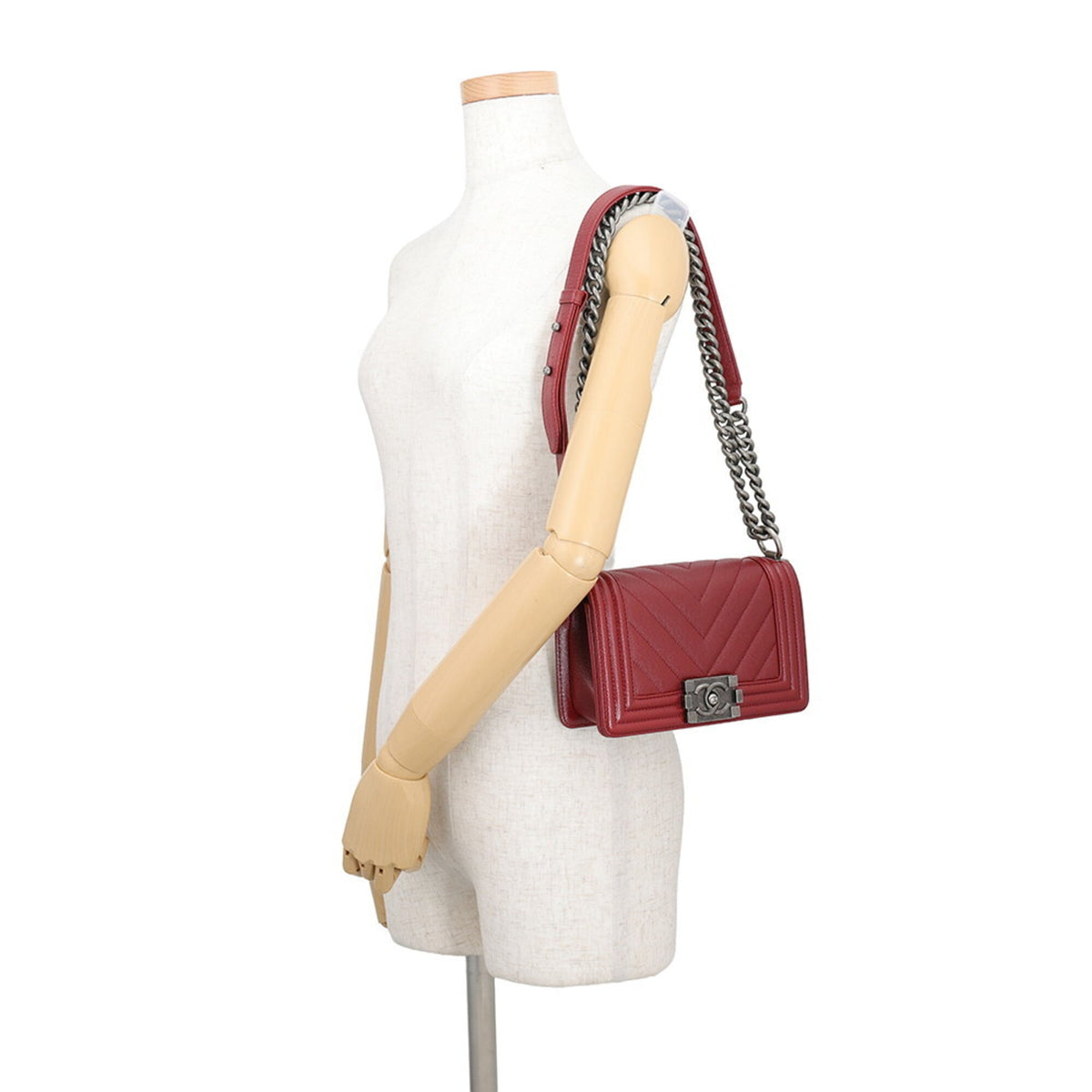 Chanel Boy Chanel Red Color Grained Calfskin Handbag Shoulder Bag (Pre-Owned)