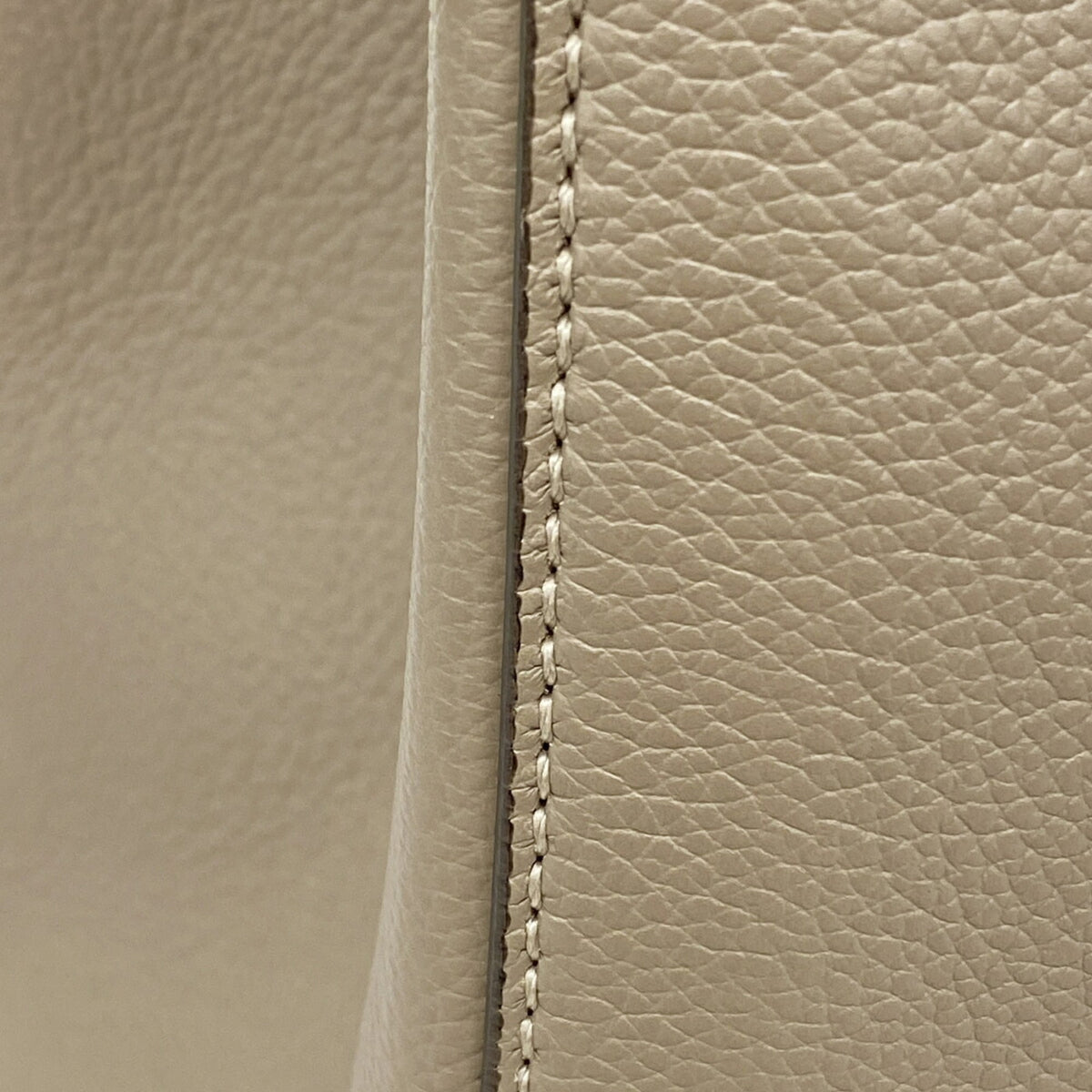 Fendi Grayish Leather Shoulder Bag (Pre-Owned)