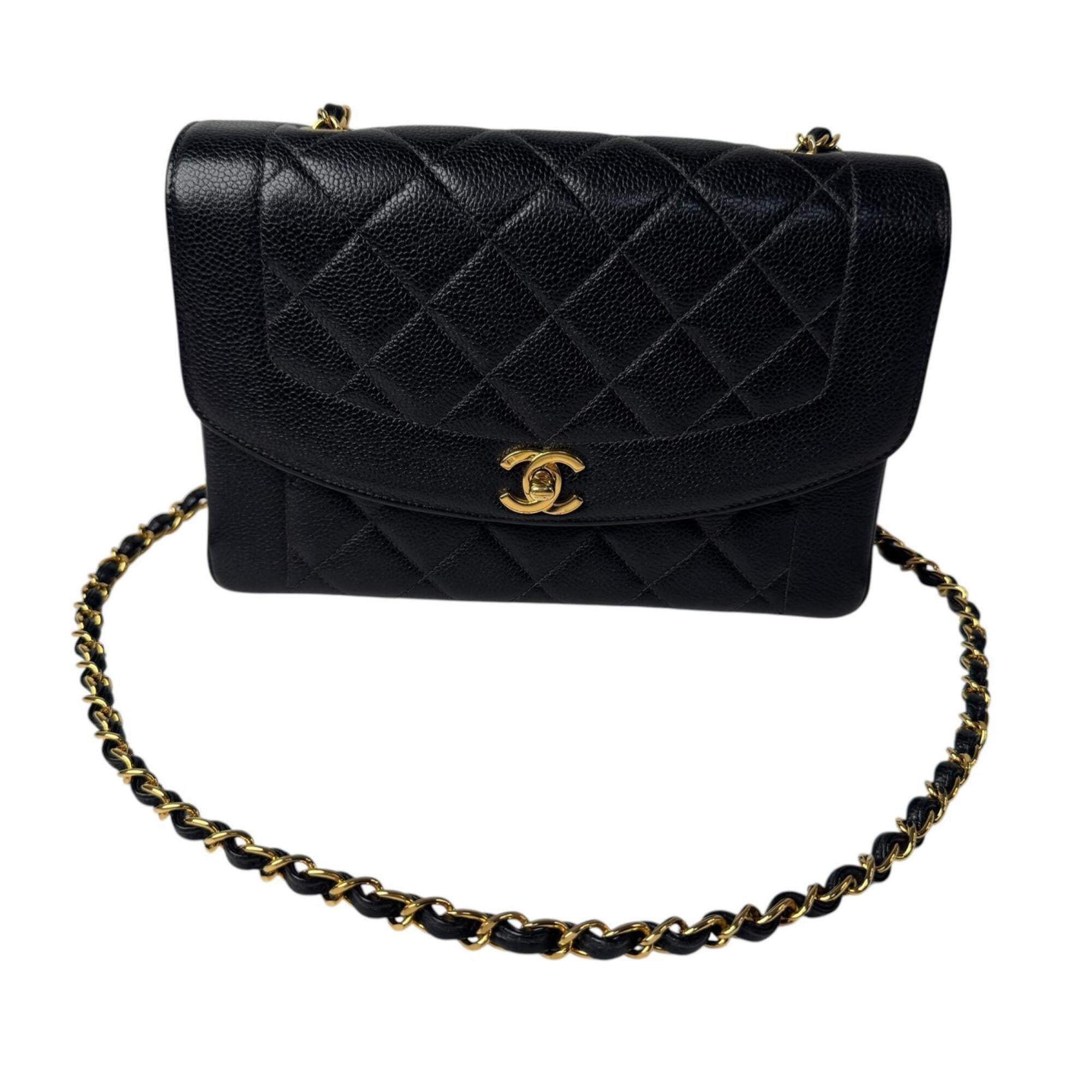 Chanel Black Grained Calfskin Shoulder Bag (Pre-Owned)