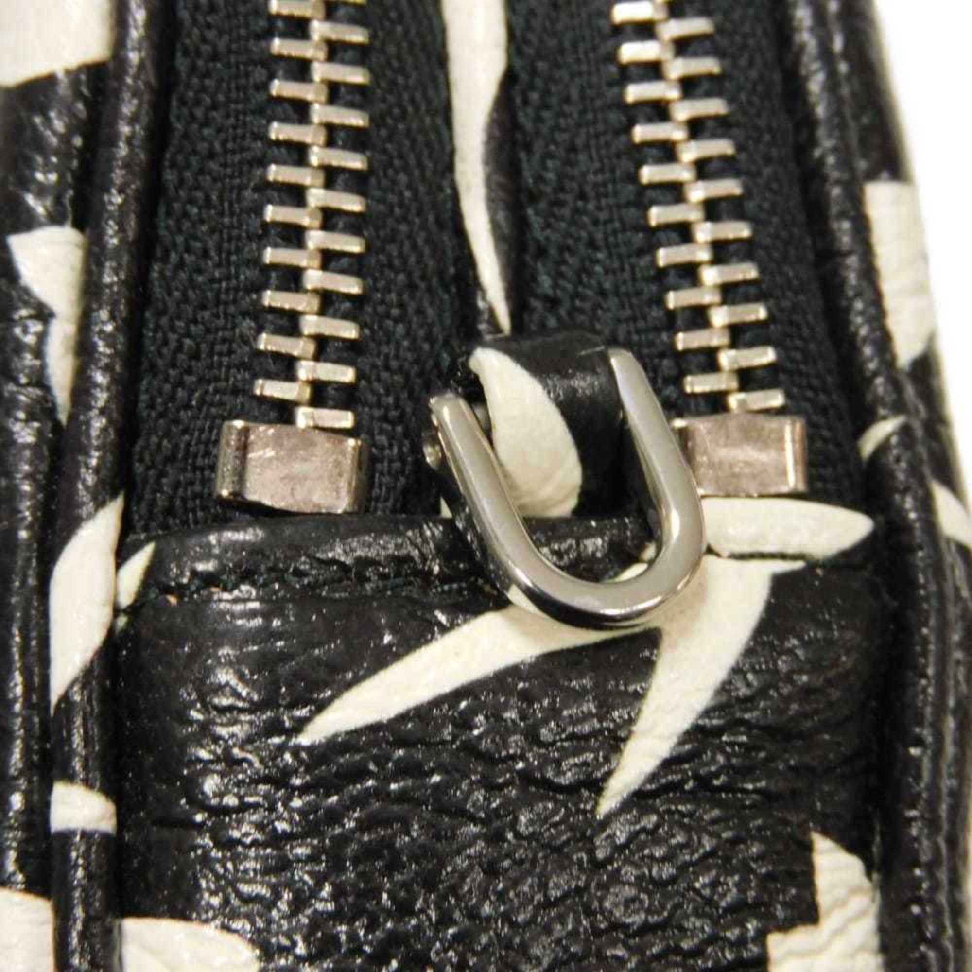 Miu Miu Black Leather Pochette Shoulder Bag (Pre-Owned)