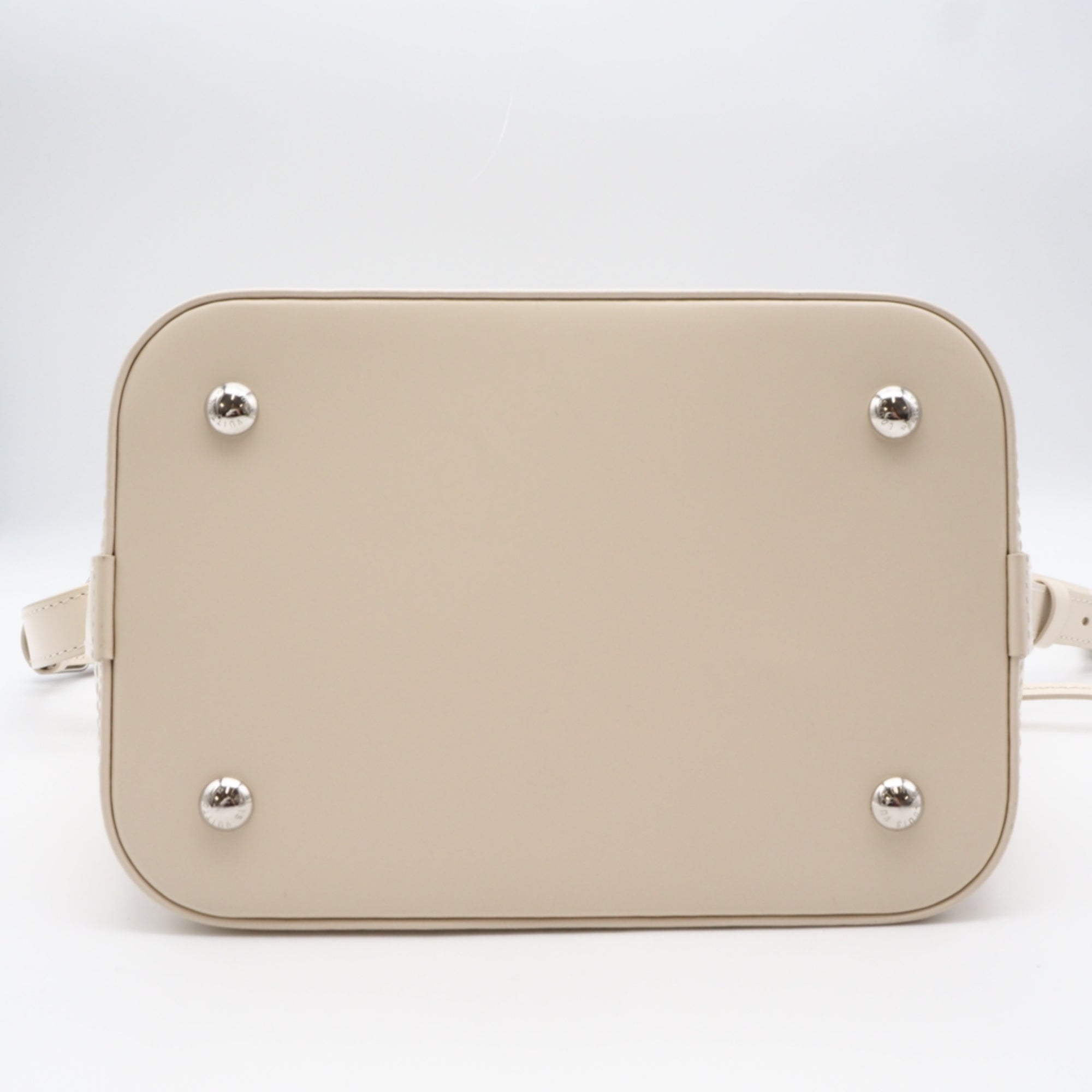 Louis Vuitton Ivory Leather Shoulder Bag (Pre-Owned)