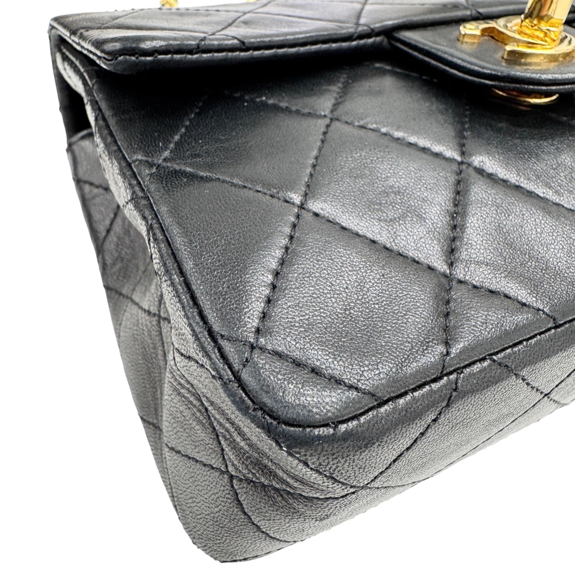 Chanel Black Gold Leather Shoulder Bag (Pre-Owned)