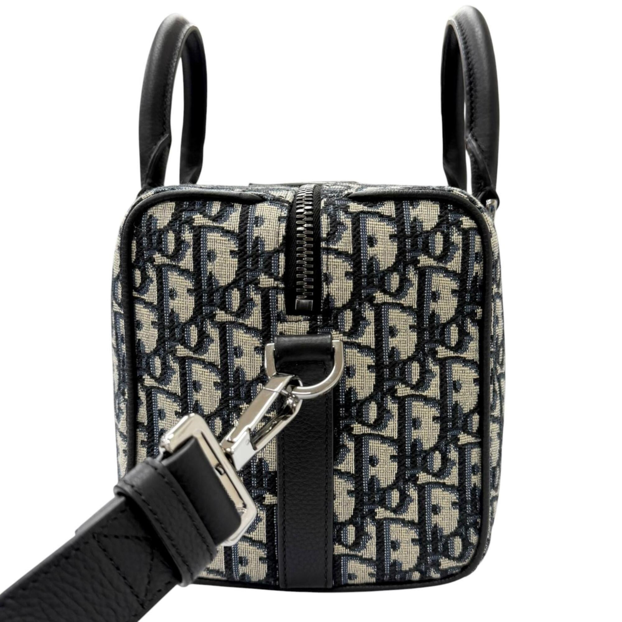 Dior Homme Beige Navy Leather Shoulder Bag (Pre-Owned)